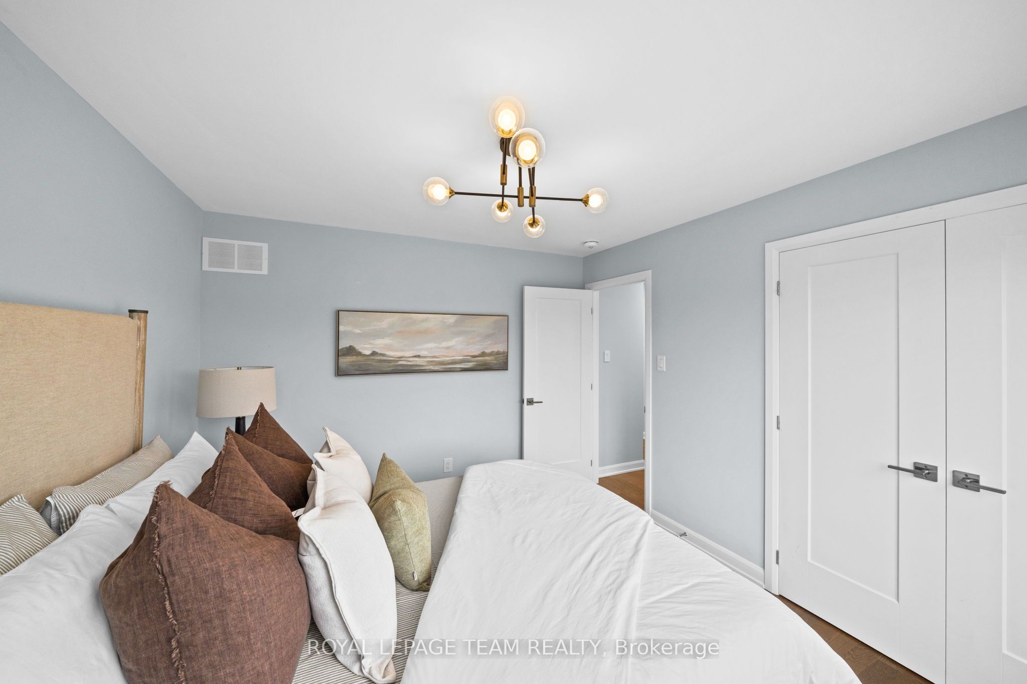 1007 Offley Road Property Photo 34
