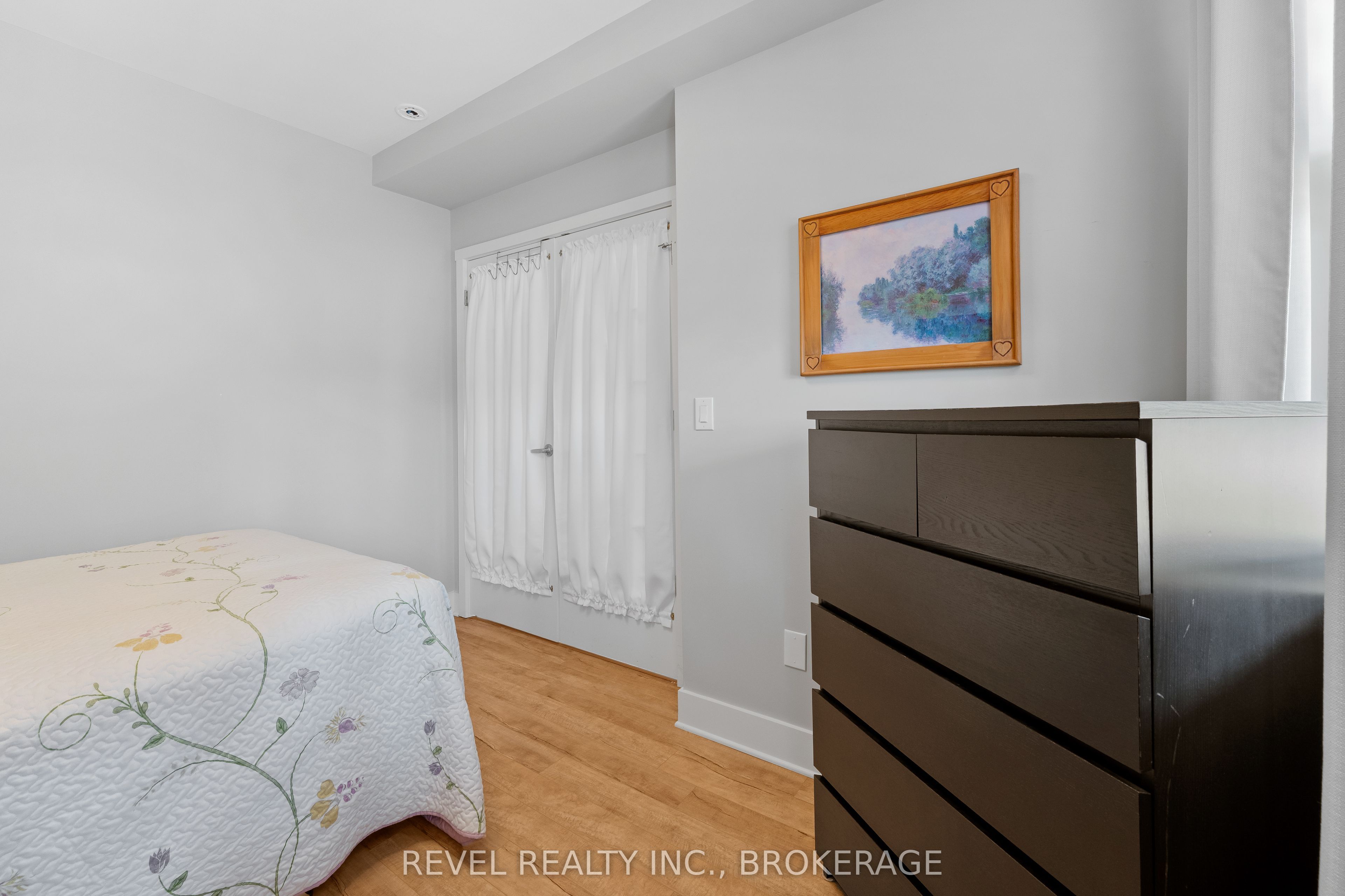 130 Water Street E 14 Property Photo 10