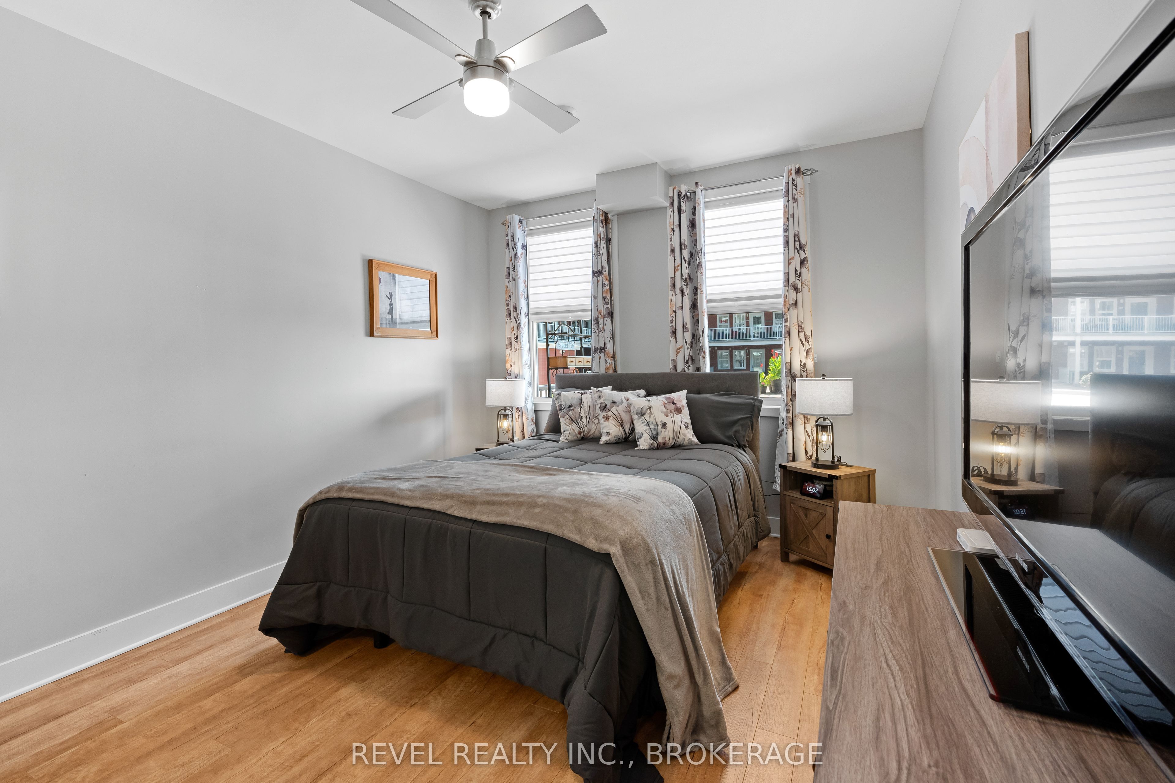130 Water Street E 14 Property Photo 11