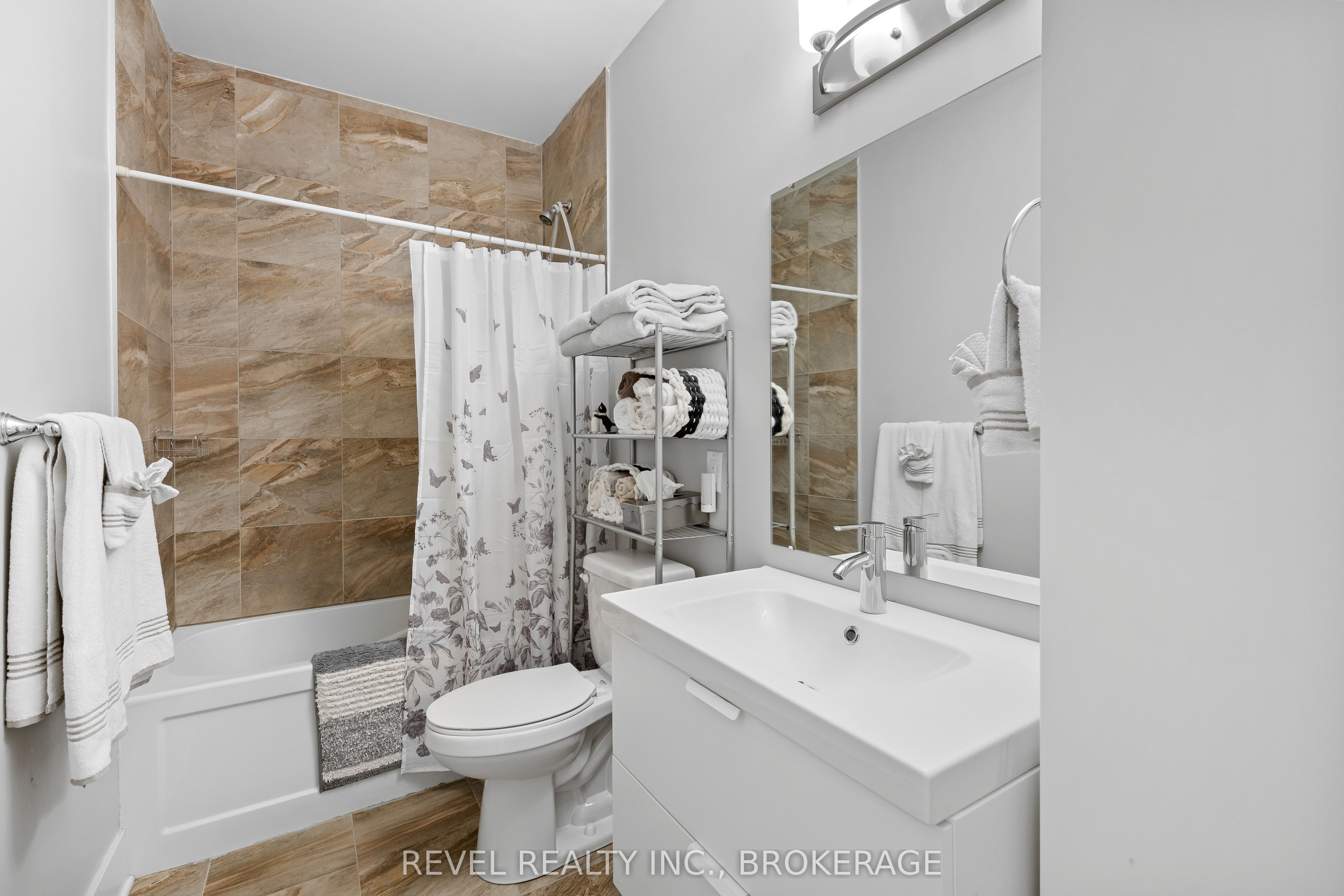 130 Water Street E 14 Property Photo 17