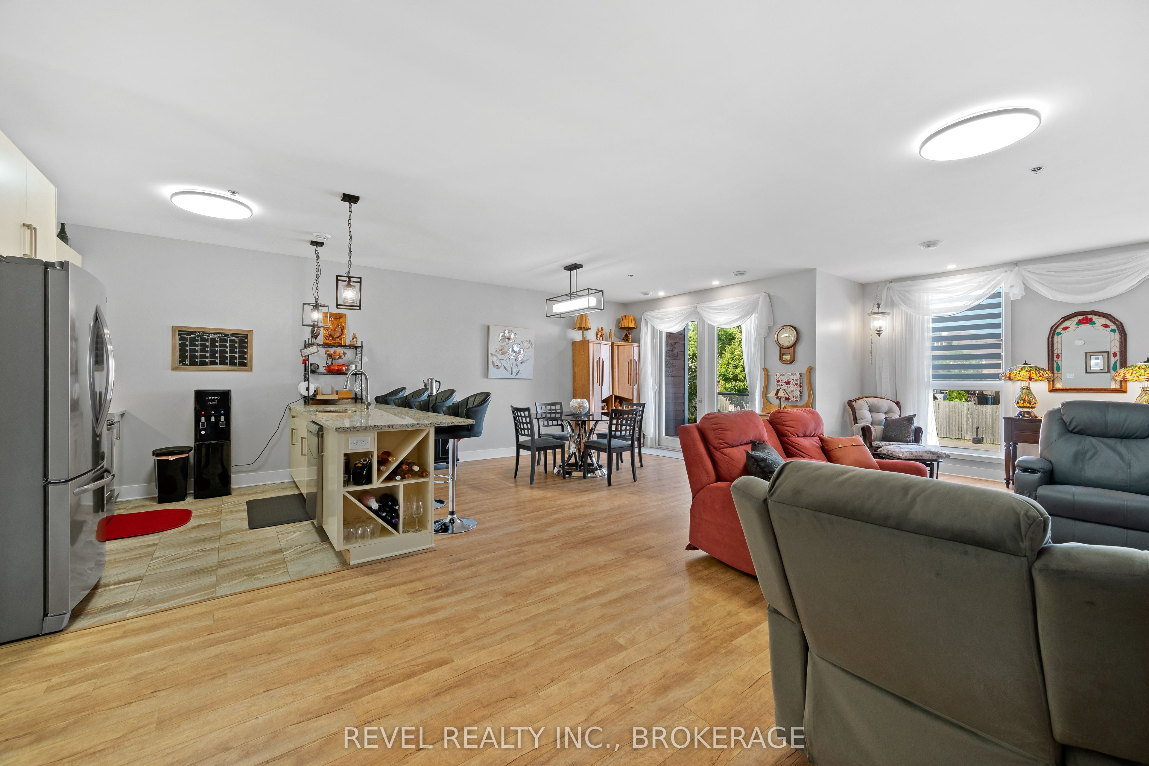 130 Water Street E 14 Property Photo 18
