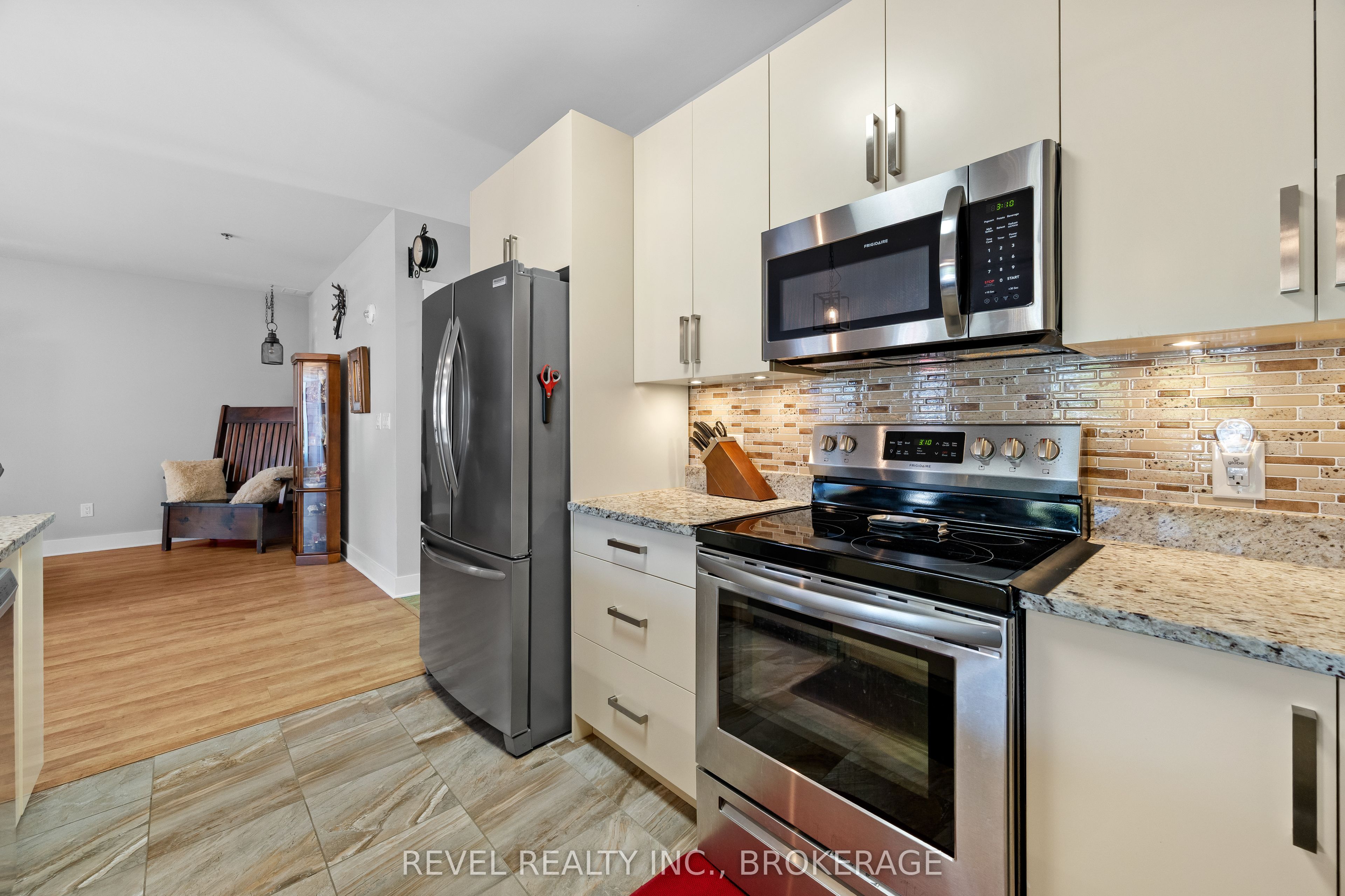 130 Water Street E 14 Property Photo 22