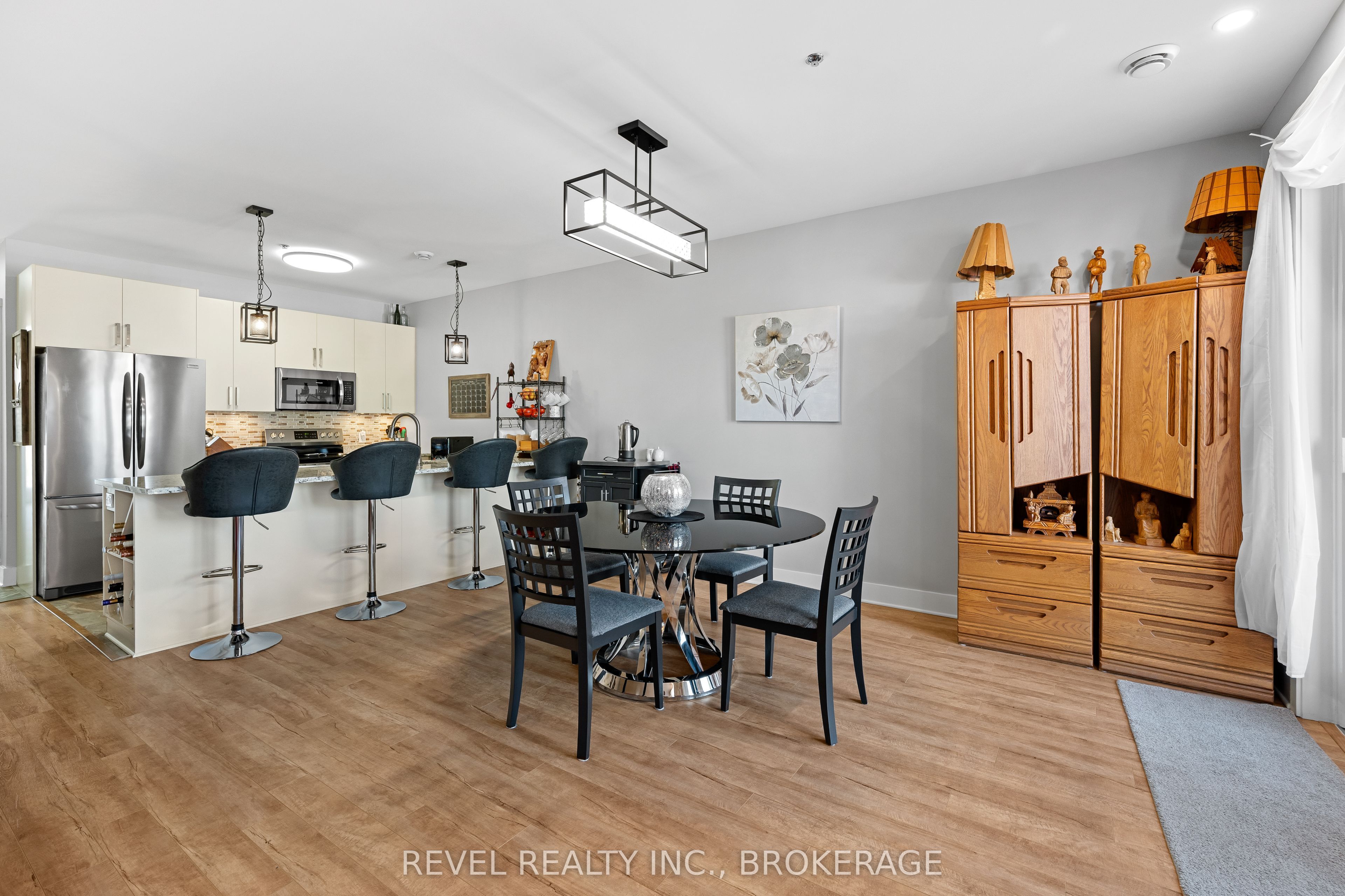 130 Water Street E 14 Property Photo 25