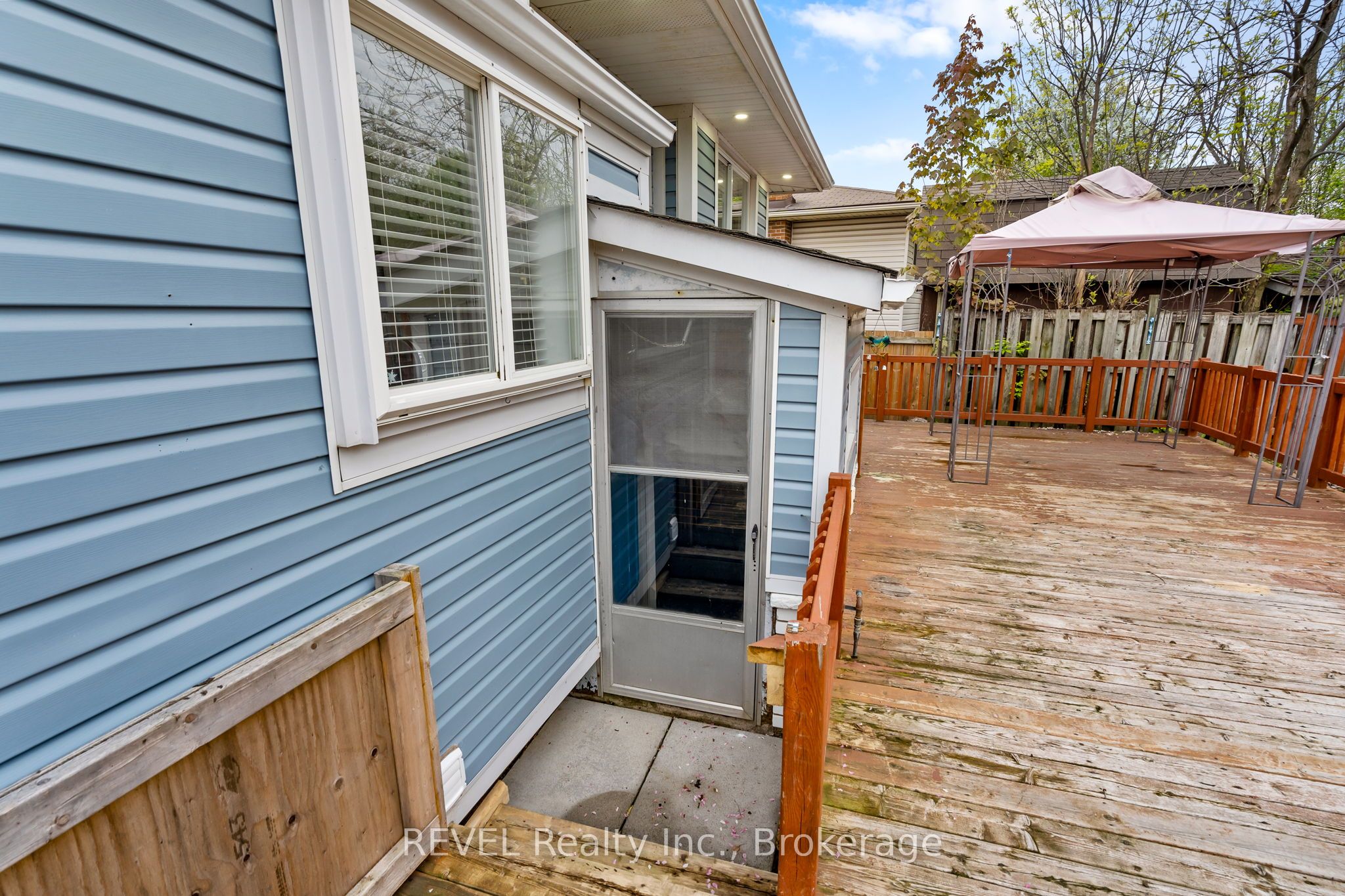 7 Rendale Avenue Property Photo 32