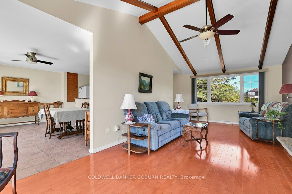 10 Manning Road Property Photo 8