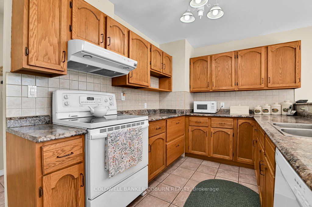 10 Manning Road Property Photo 11