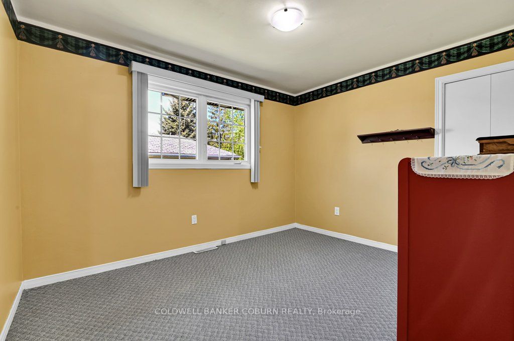 10 Manning Road Property Photo 17