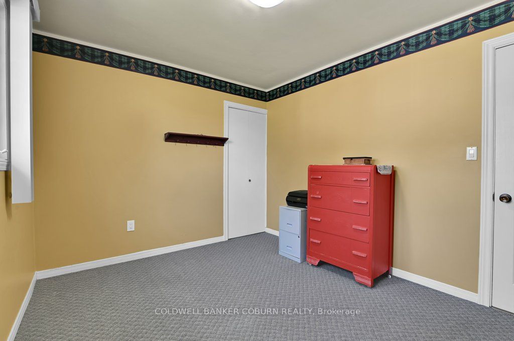 10 Manning Road Property Photo 18