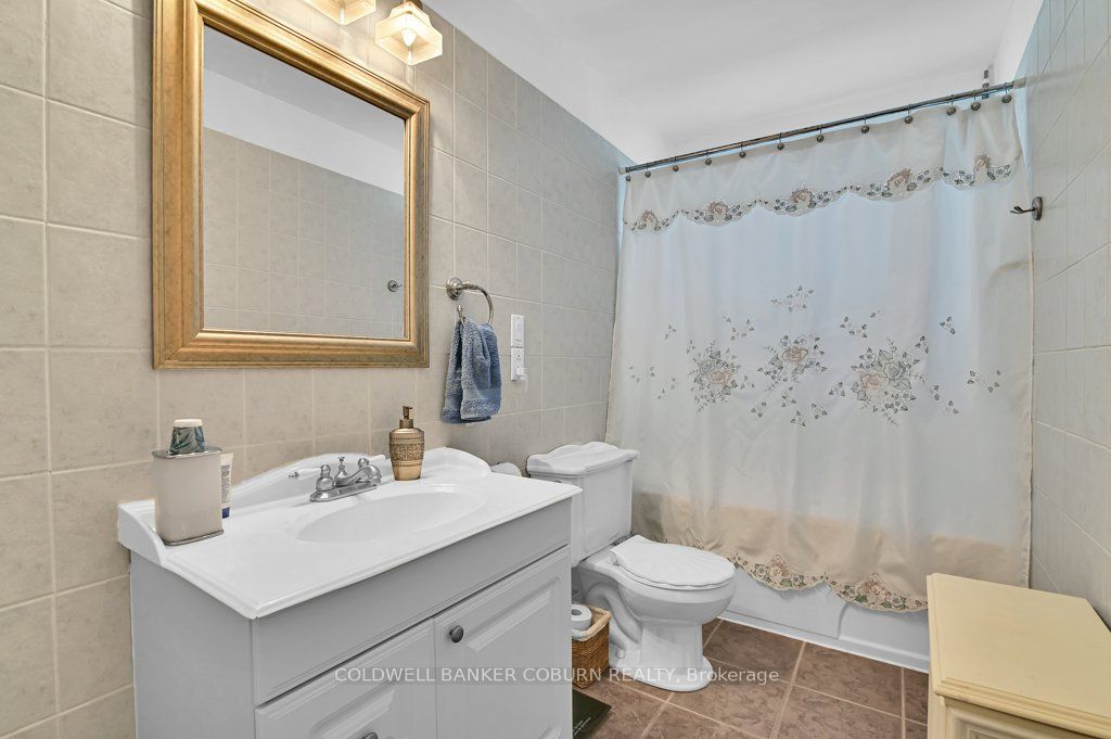 10 Manning Road Property Photo 19