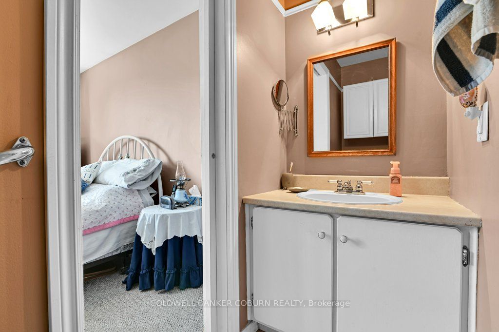 10 Manning Road Property Photo 22