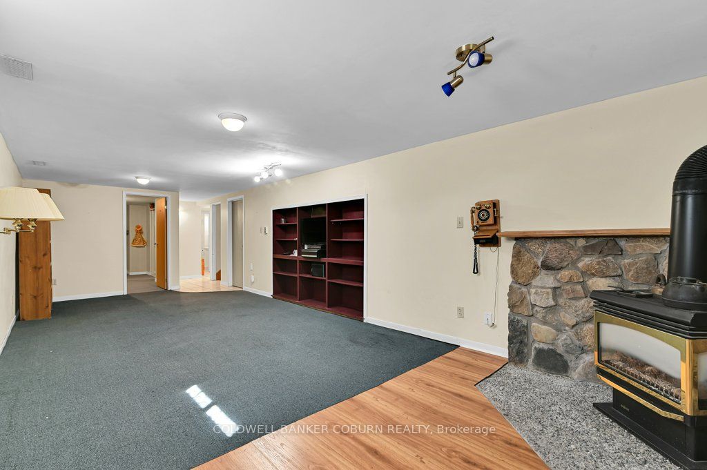 10 Manning Road Property Photo 25