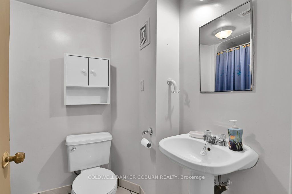 10 Manning Road Property Photo 28