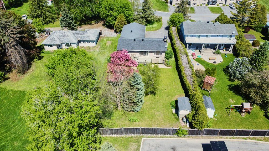 10 Manning Road Property Photo 40
