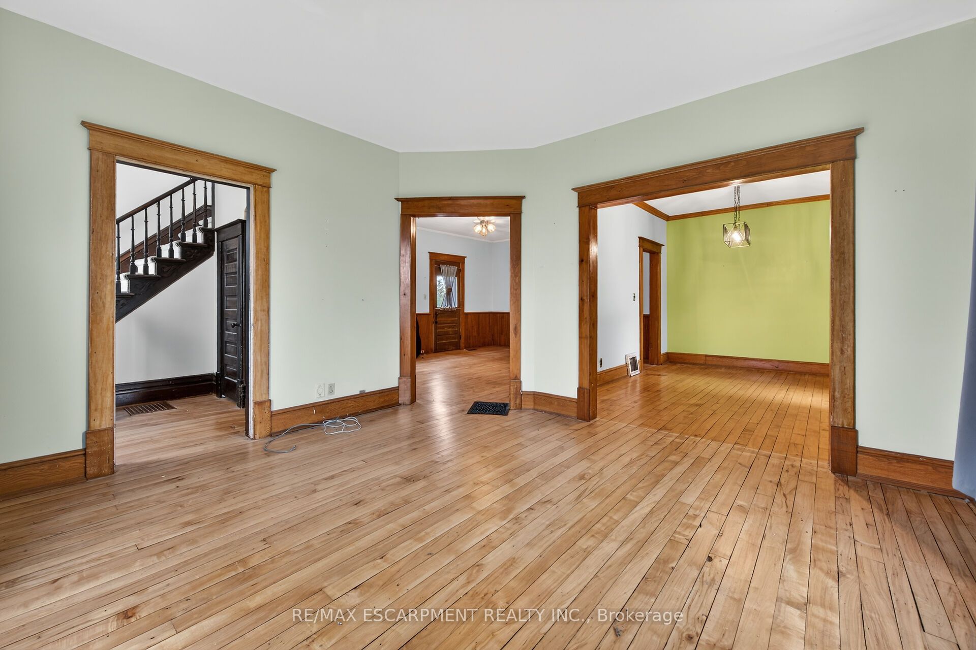 1054 Townline Road E Property Photo 11