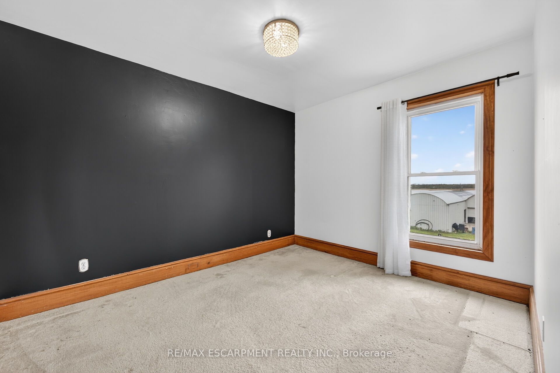1054 Townline Road E Property Photo 24