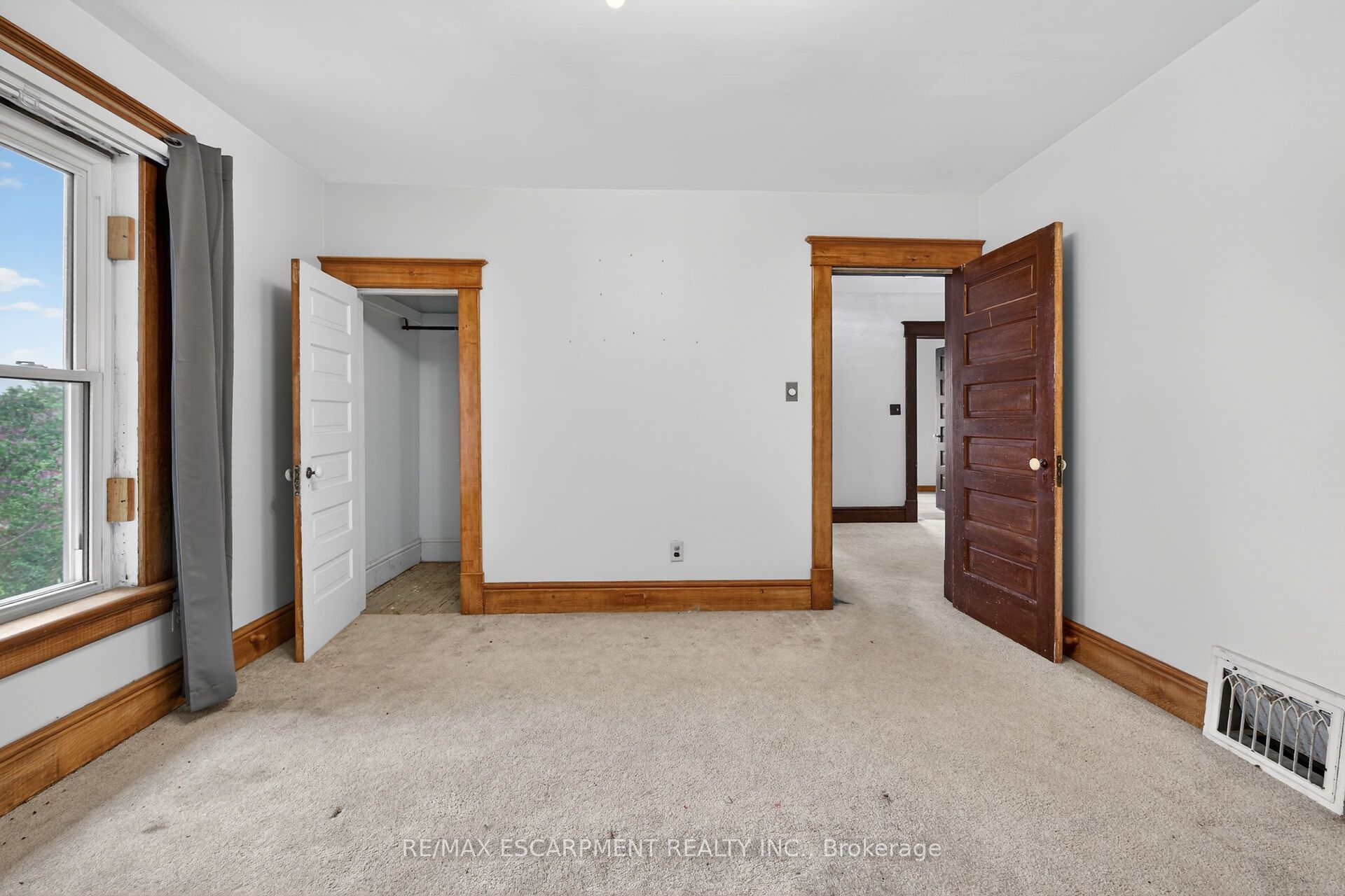 1054 Townline Road E Property Photo 26