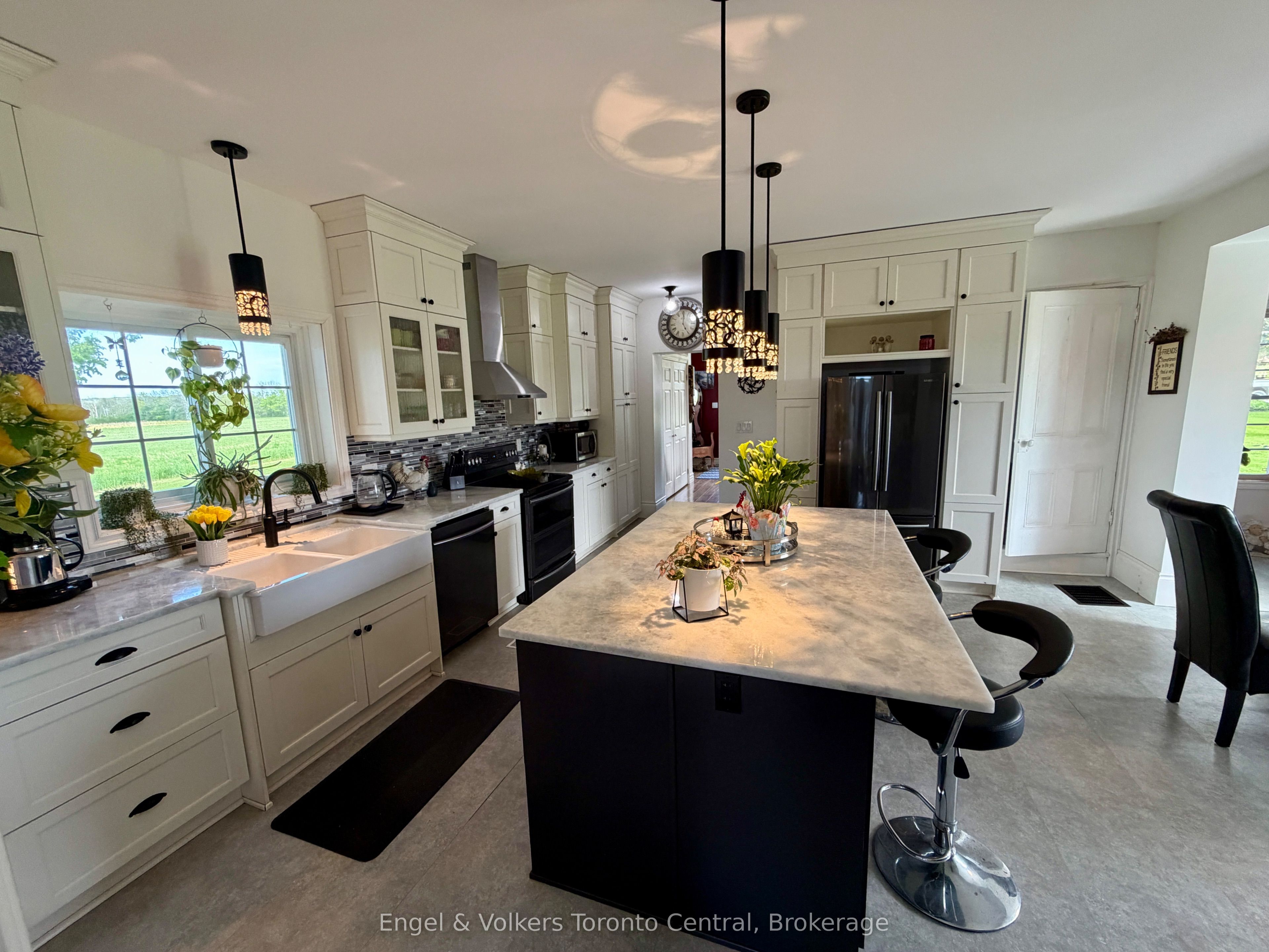 268 Fox Ridge Road Property Photo 3