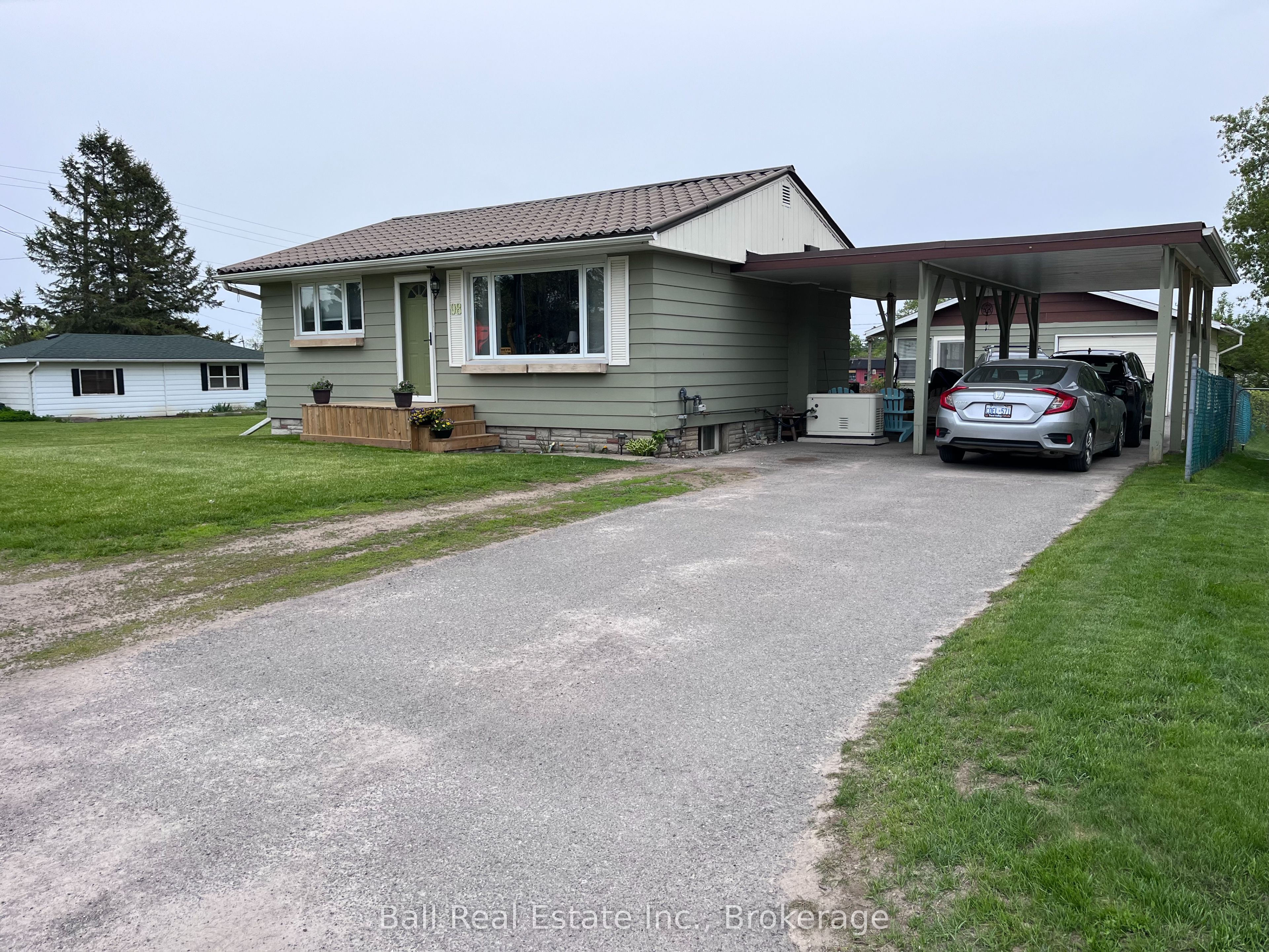 98 George Street E Property Photo 1