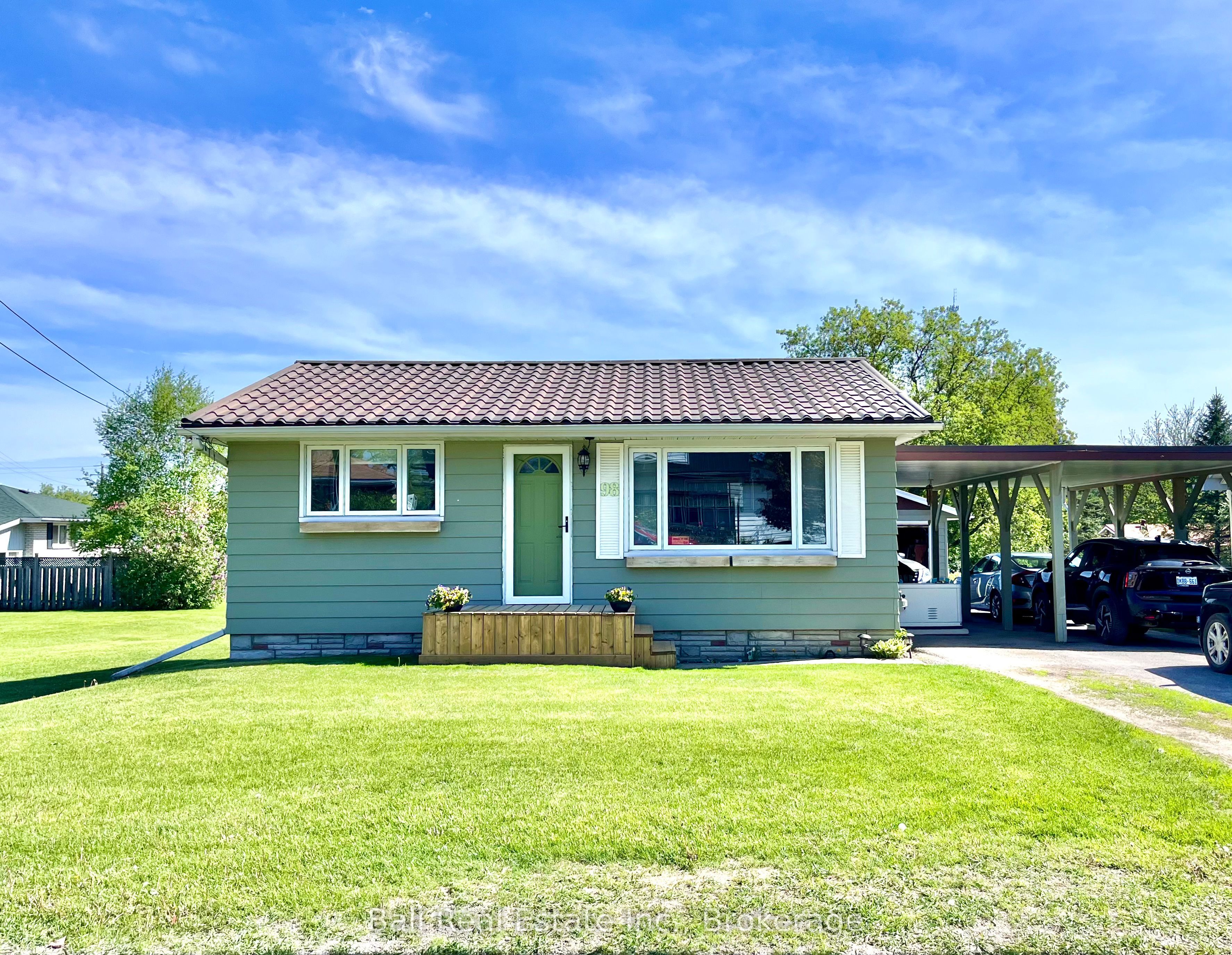 98 George Street E Property Photo 3