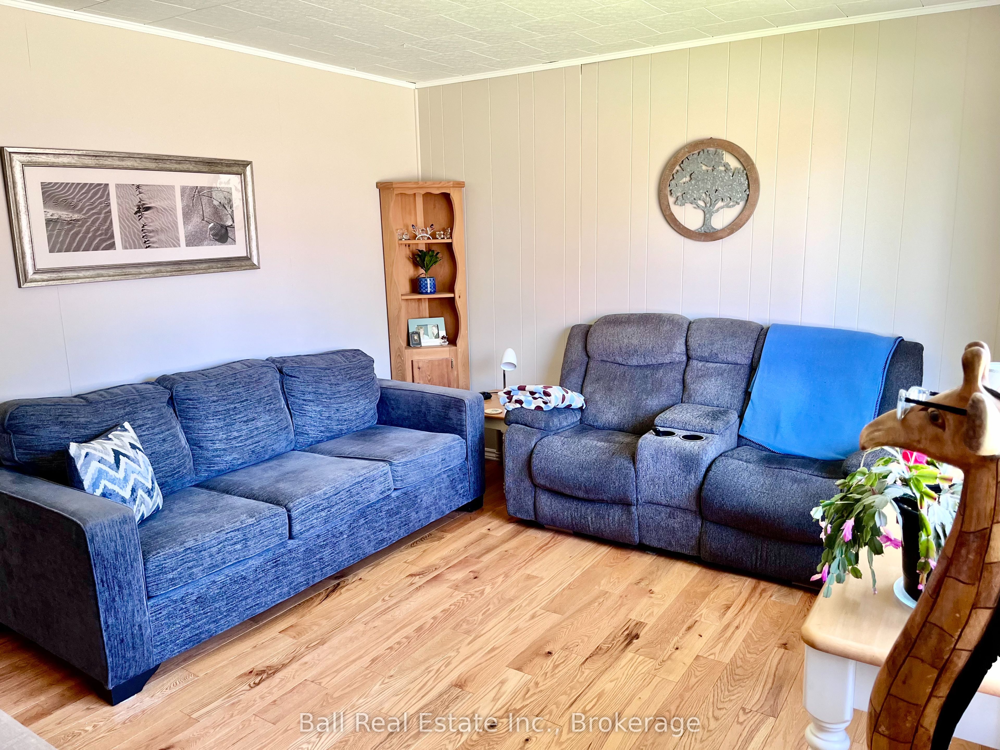 98 George Street E Property Photo 10