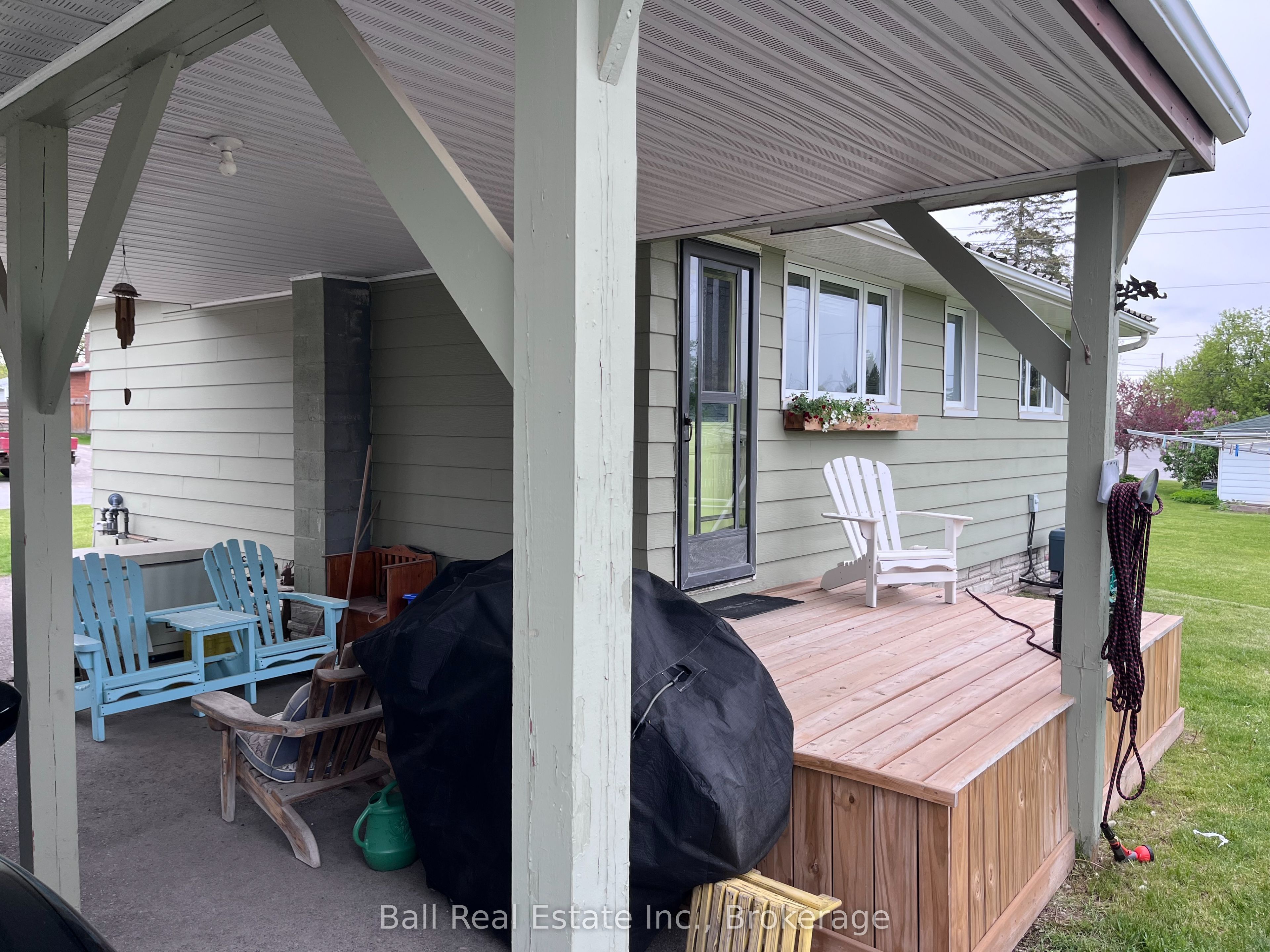 98 George Street E Property Photo 16