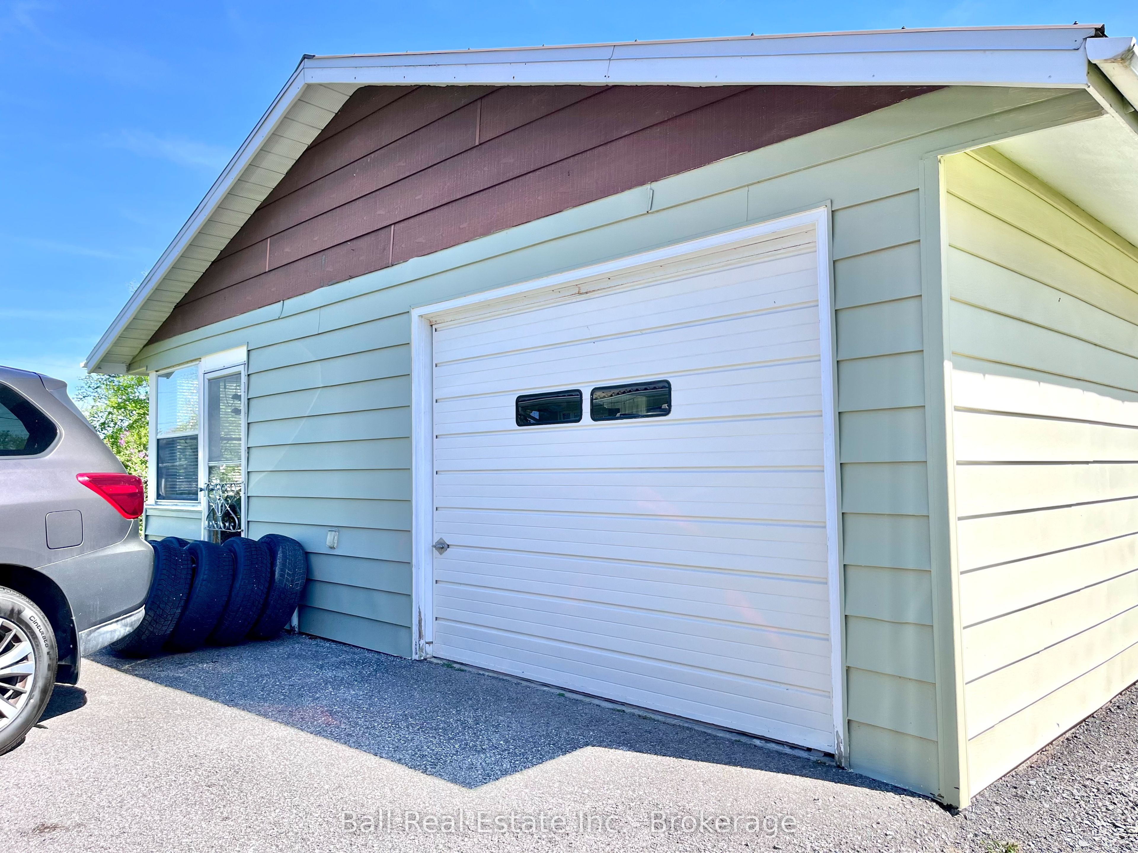 98 George Street E Property Photo 19