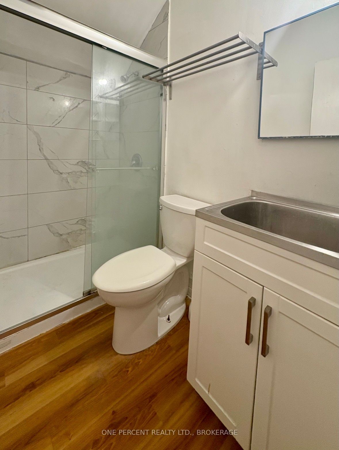 382 Earl Street 3 Property Photo 5