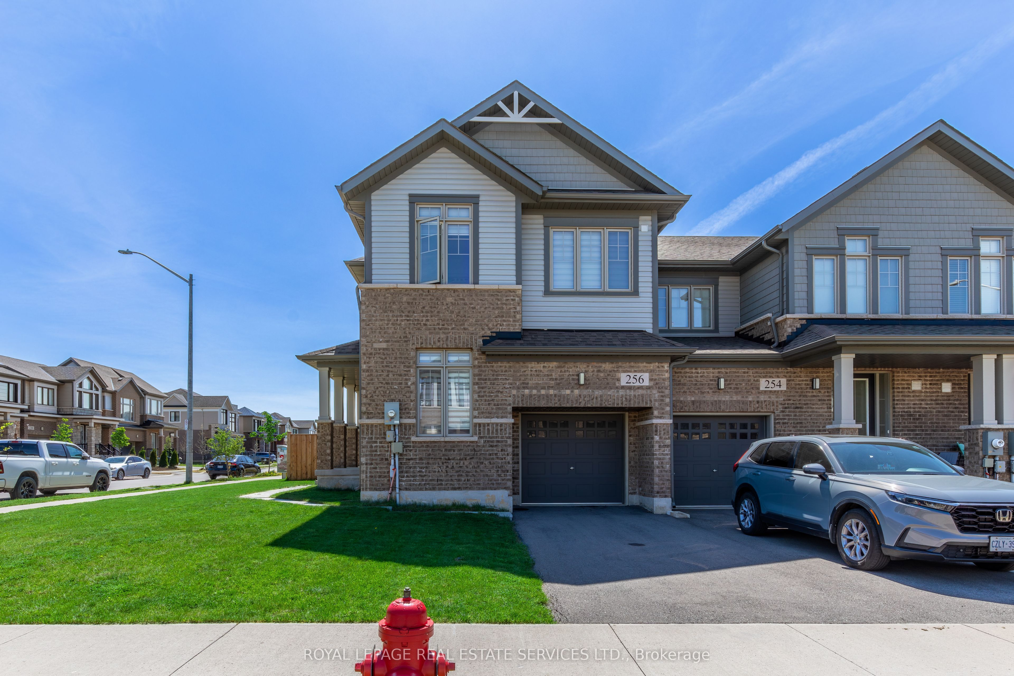 256 Rosebury Way Property Photo 3