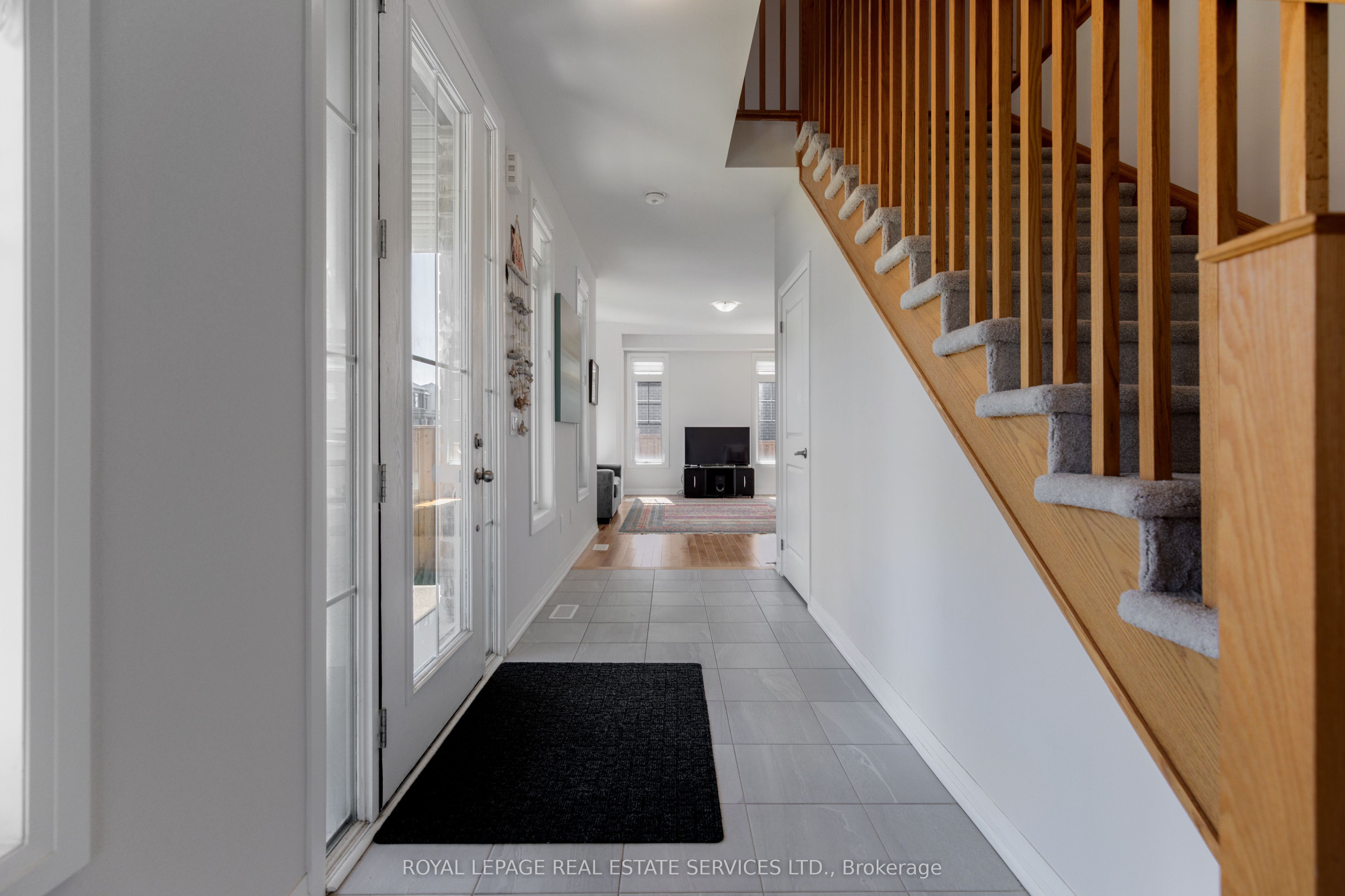 256 Rosebury Way Property Photo 4