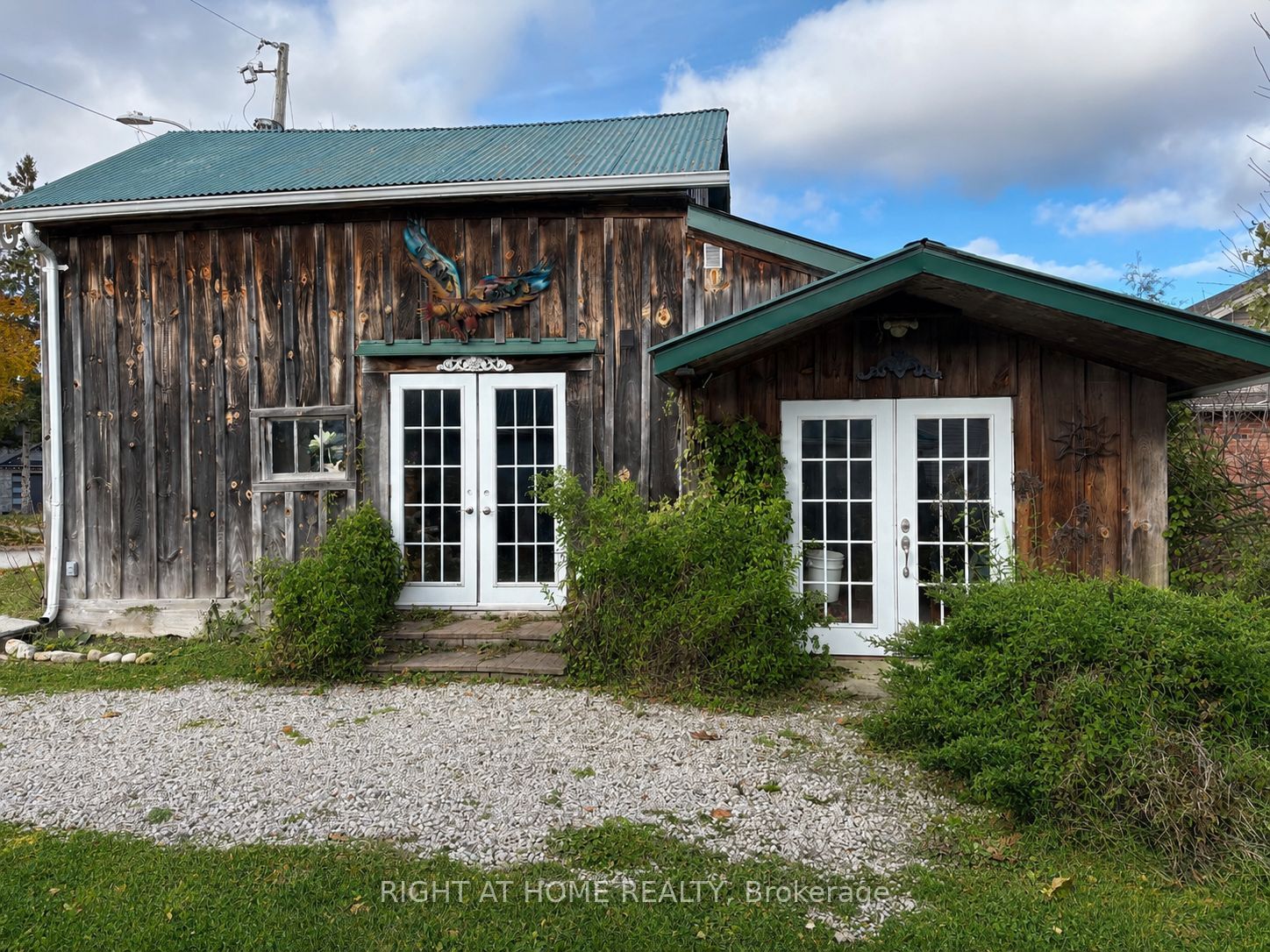 402 Lambton Street E Property Photo 29