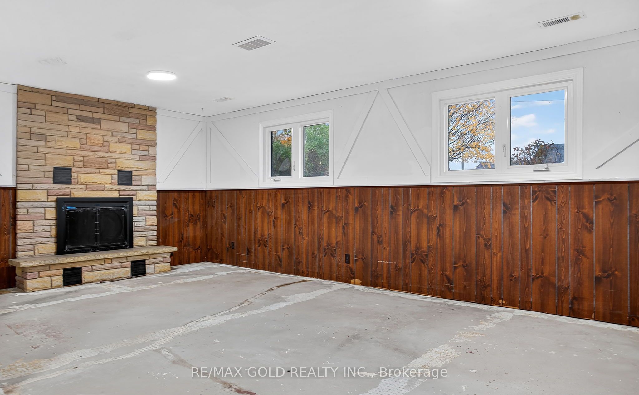 21990 Hagerty Road Property Photo 17