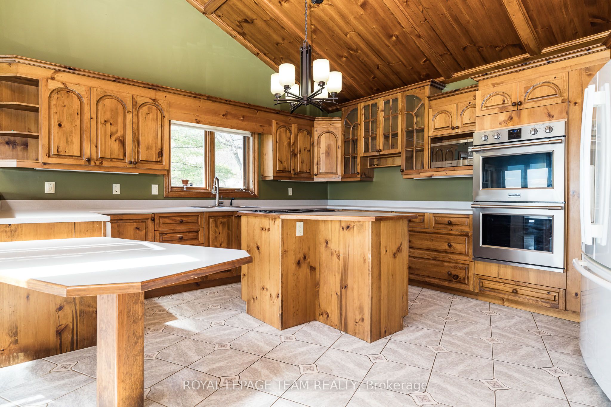 605 Big Rideau North Shore Road Property Photo 9