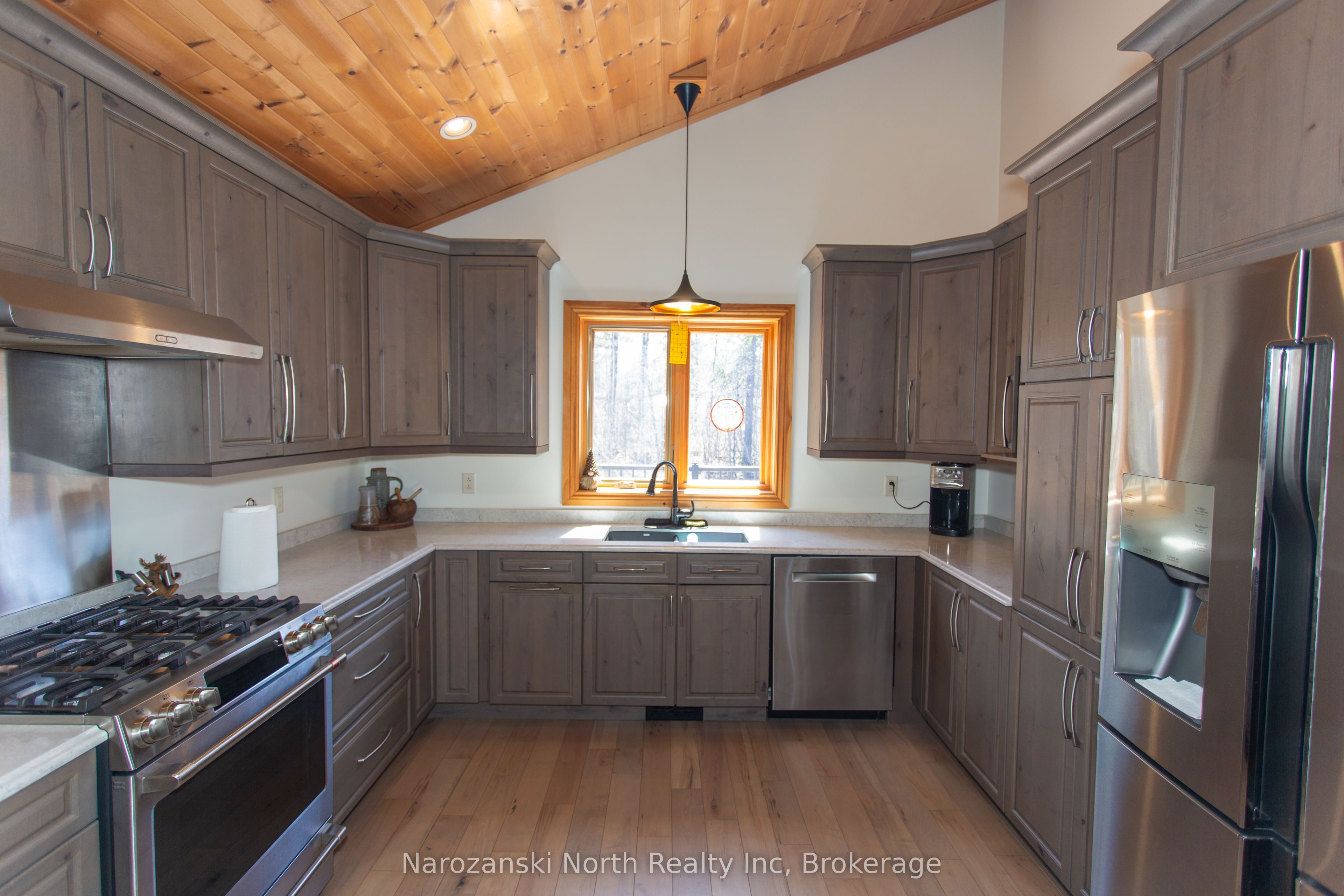 69 C Dumart Private Property Photo 9