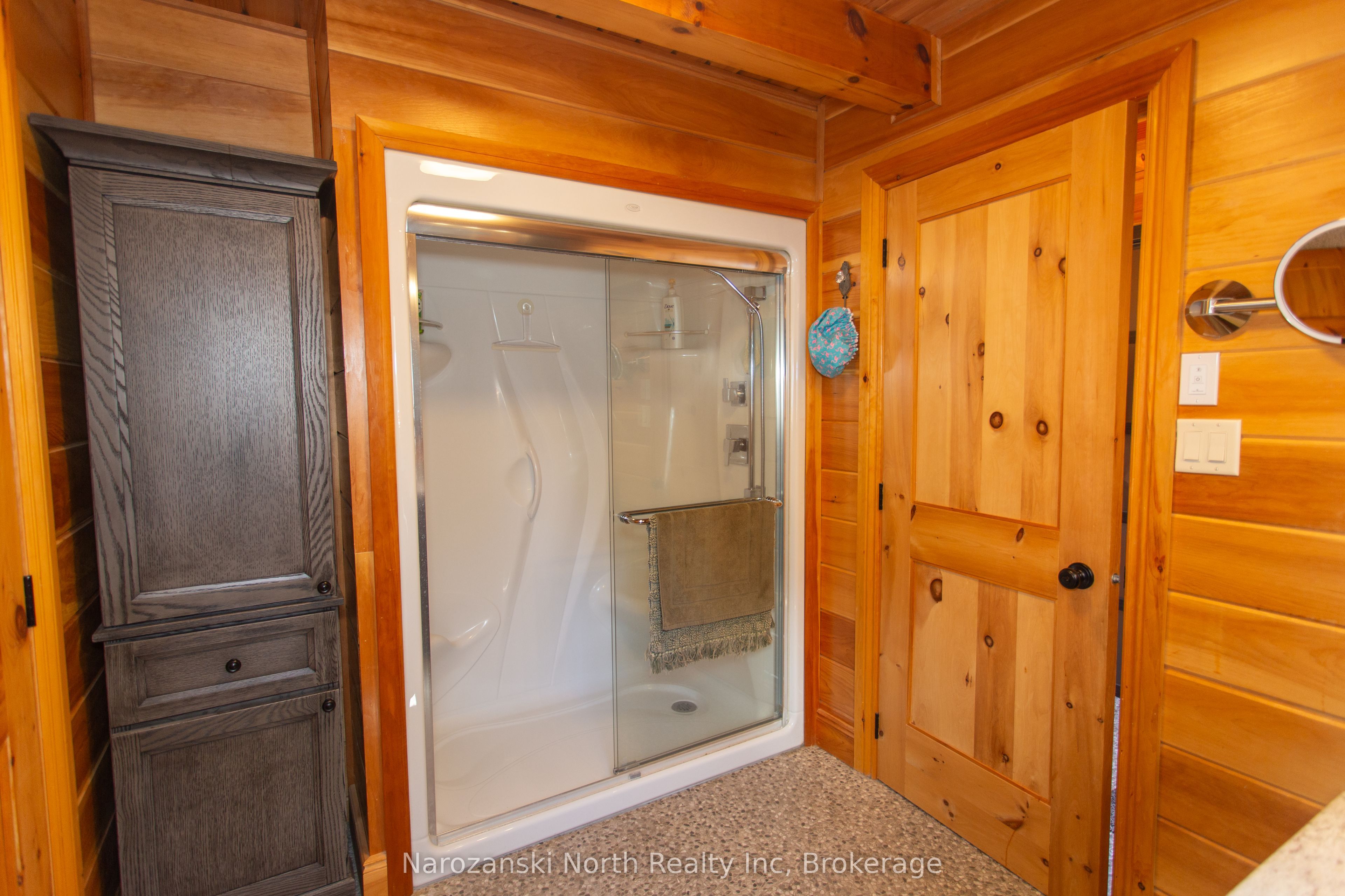 69 C Dumart Private Property Photo 14