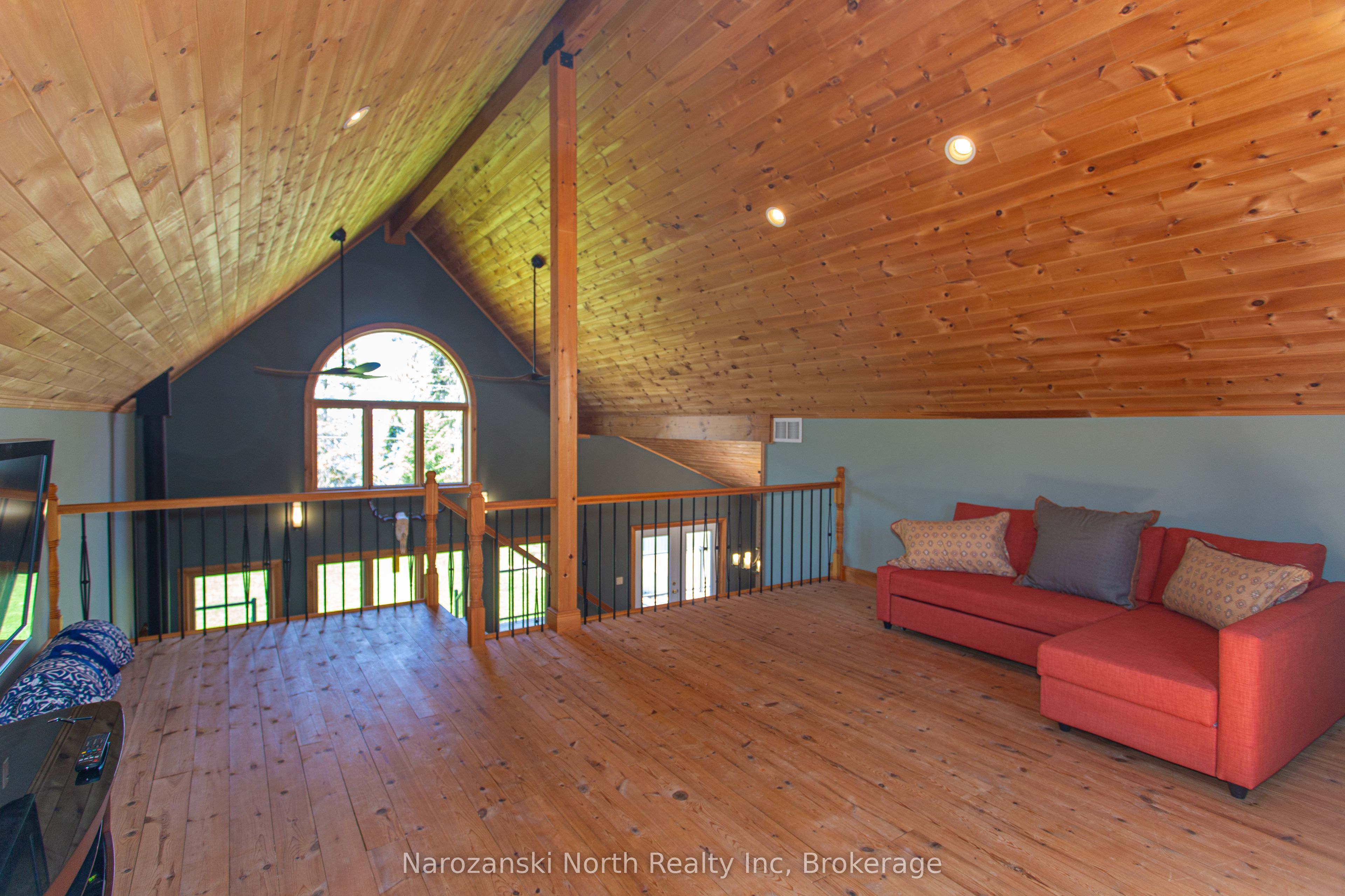69 C Dumart Private Property Photo 17