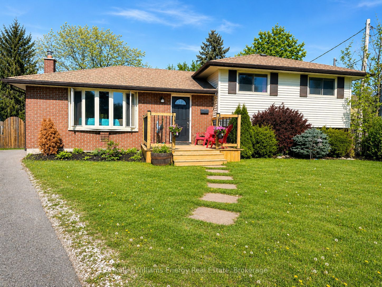 245 Smart Crescent Property Photo 1