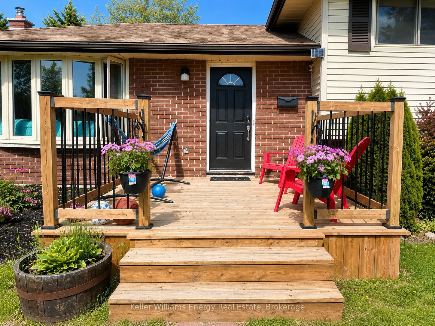 245 Smart Crescent Property Photo 3