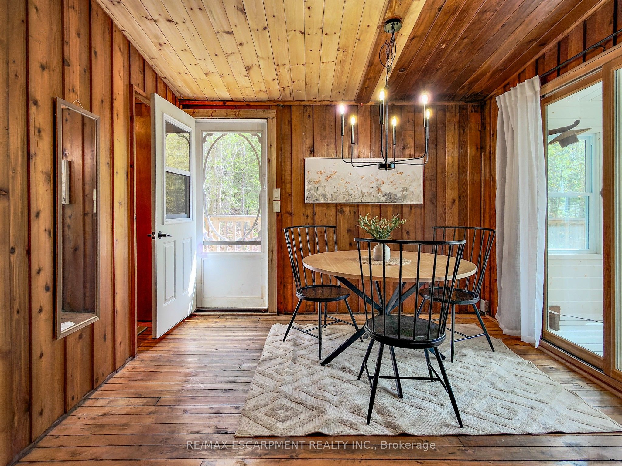 2787 Watts Road Property Photo 4