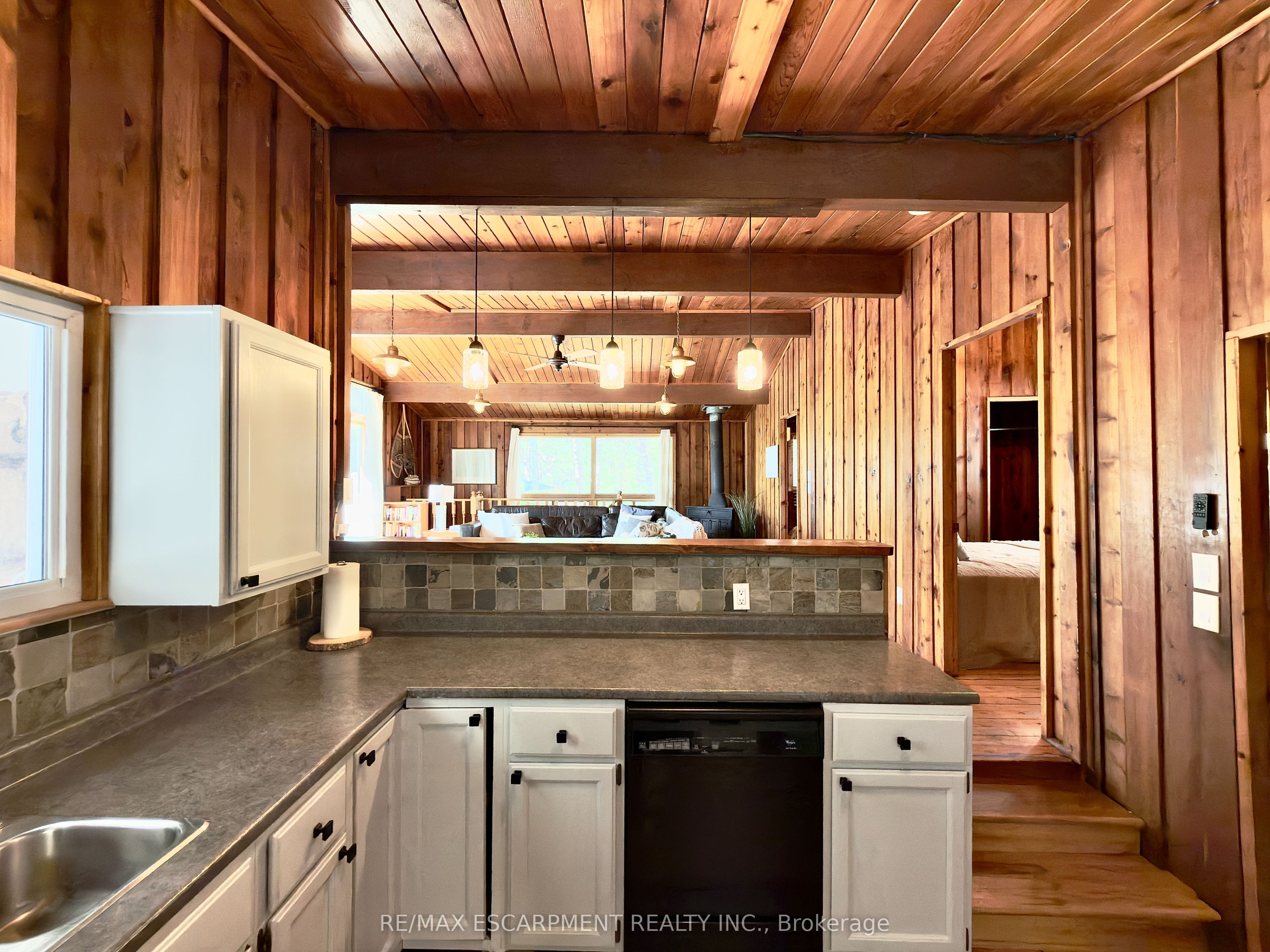 2787 Watts Road Property Photo 9