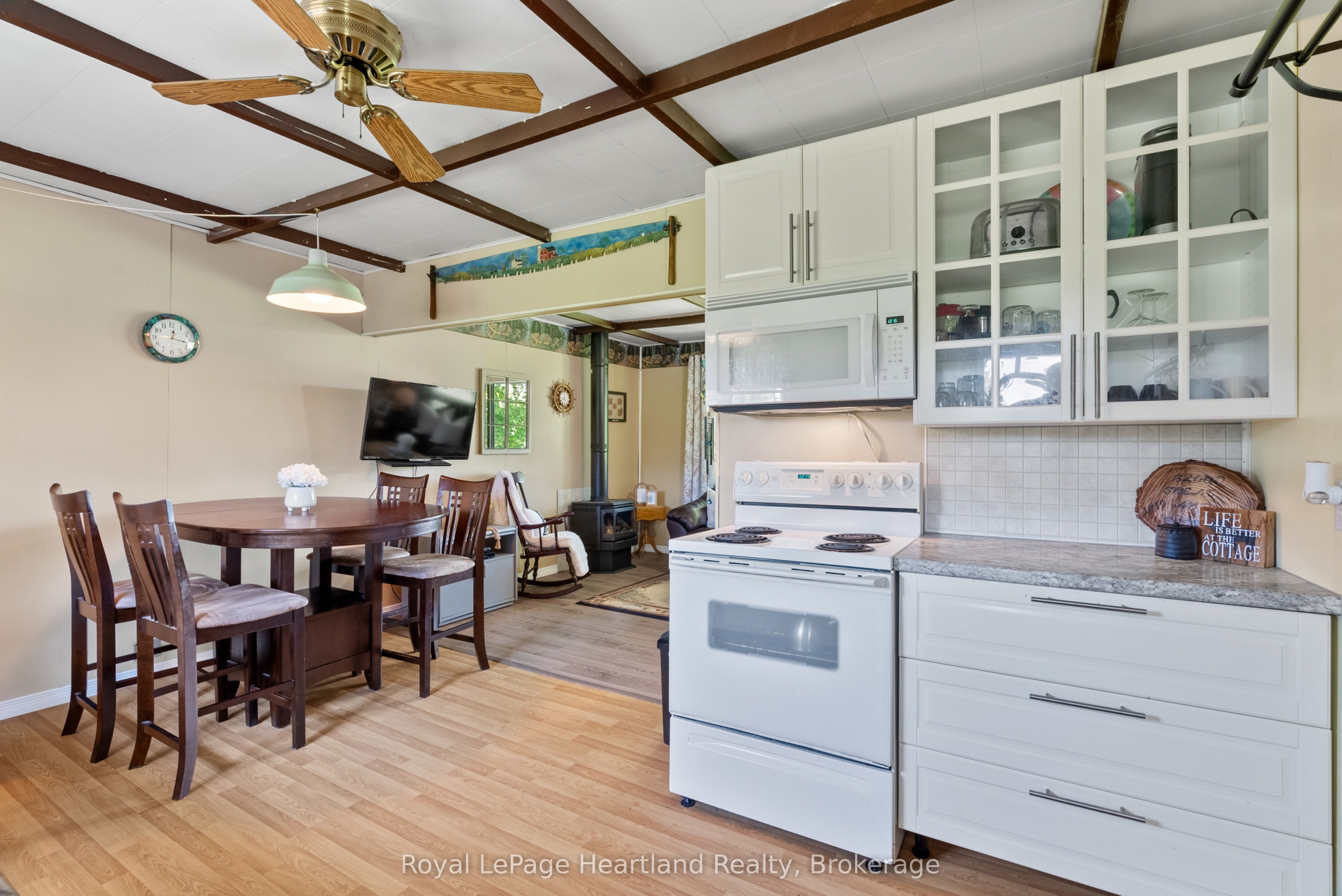 48 Poechman Lane Property Photo 8