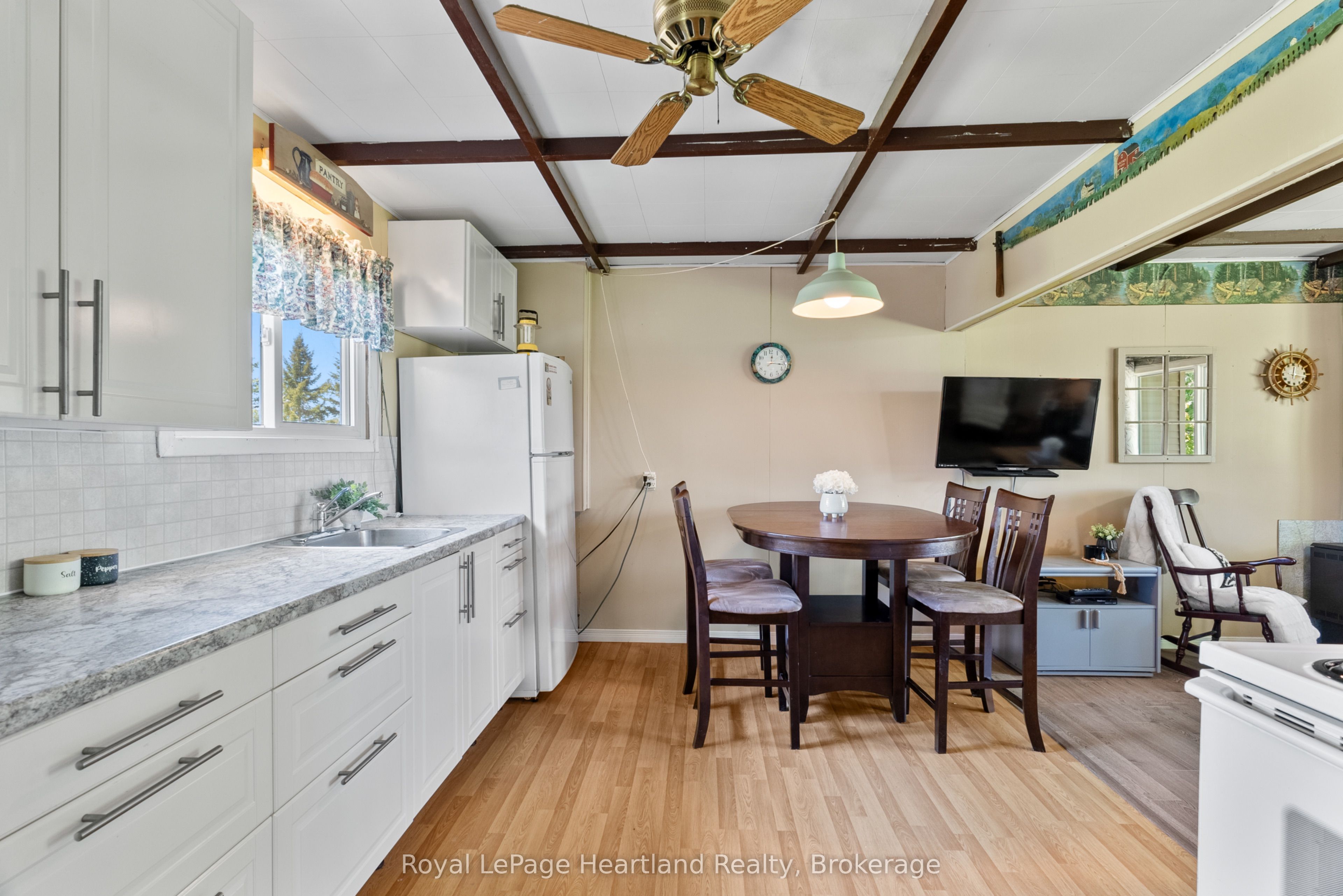 48 Poechman Lane Property Photo 9