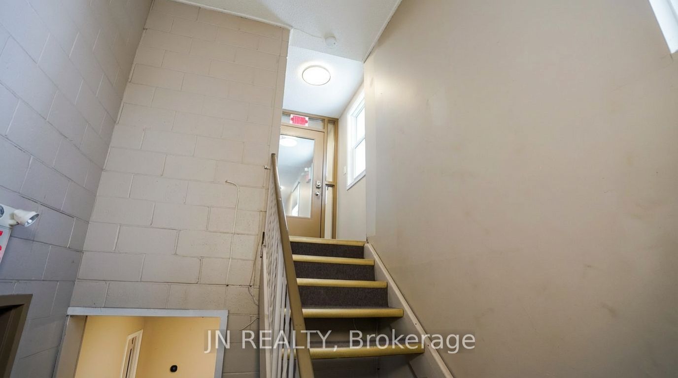 700 Franklin Boulevard 201 Property Photo 3
