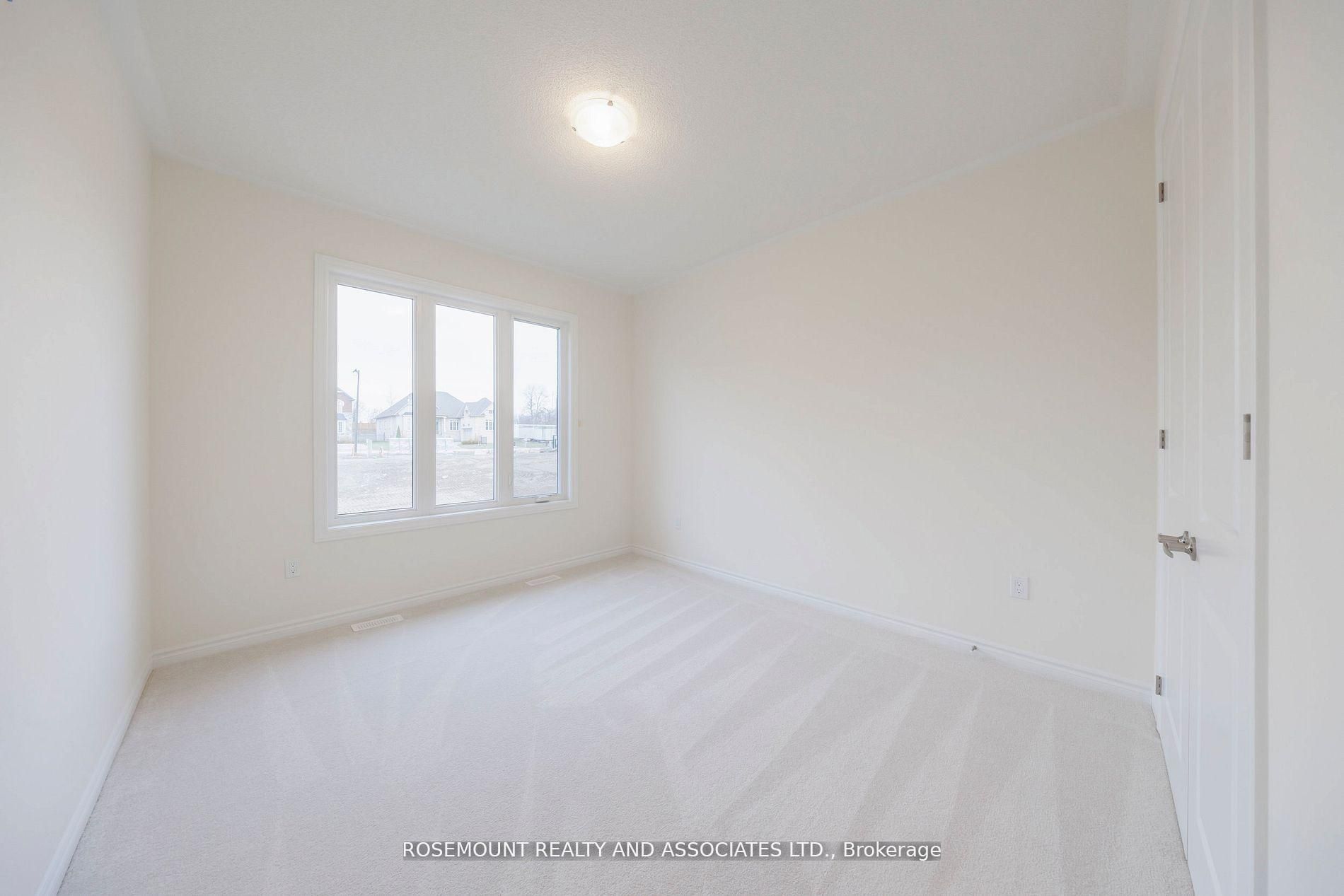 30 Autumn Frost Road Property Photo 18