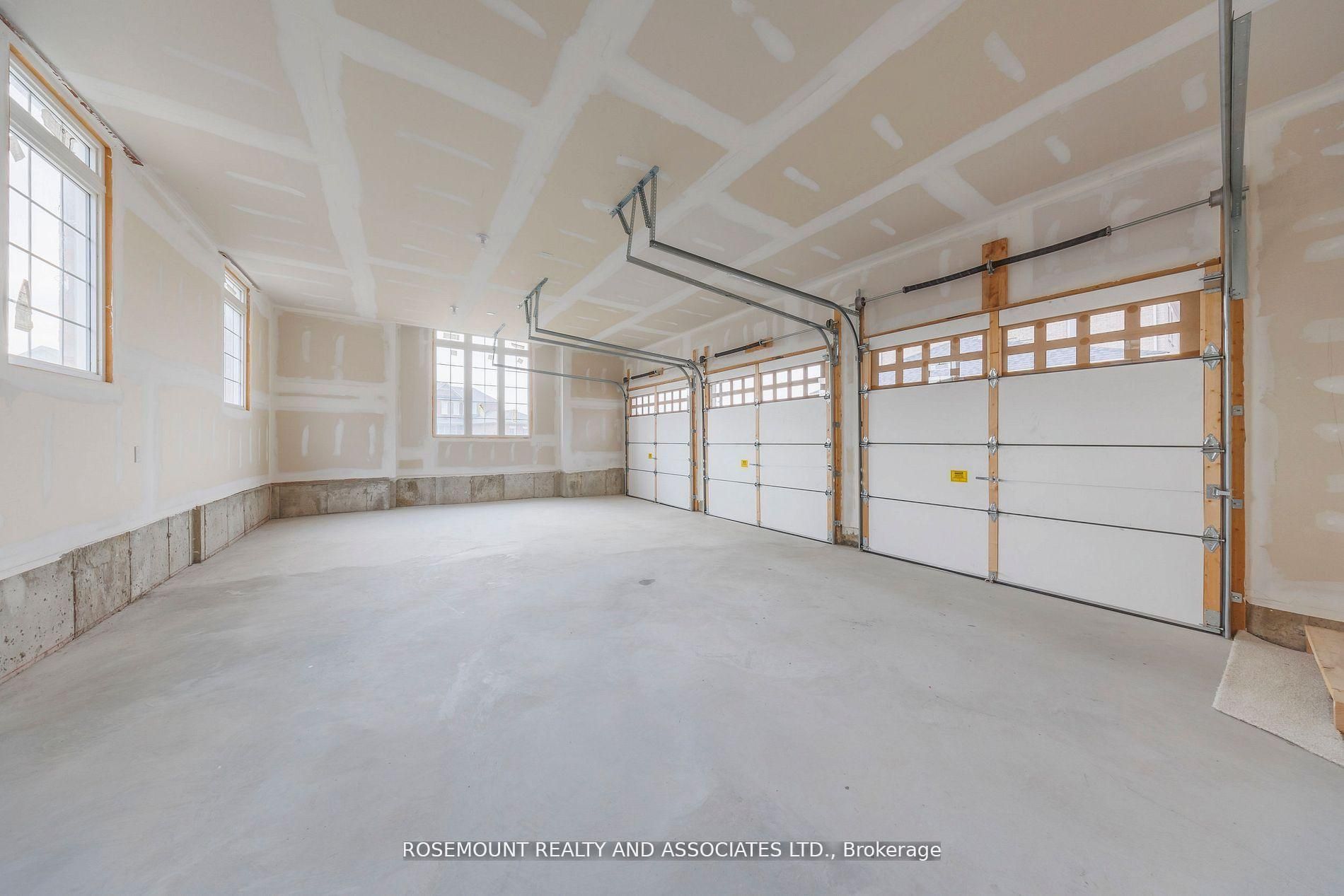 30 Autumn Frost Road Property Photo 28