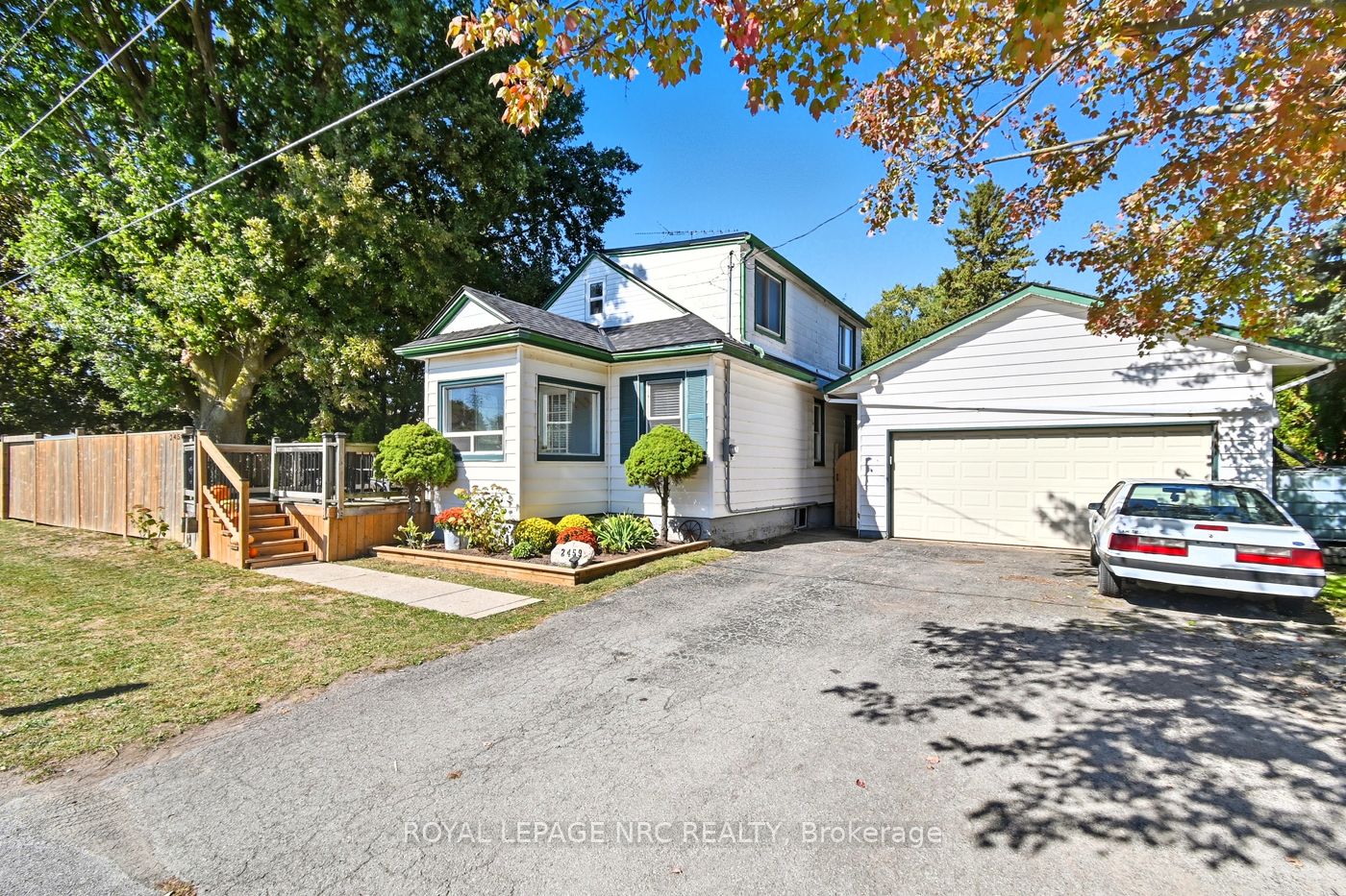 2459 Thompson Road Property Photo 1