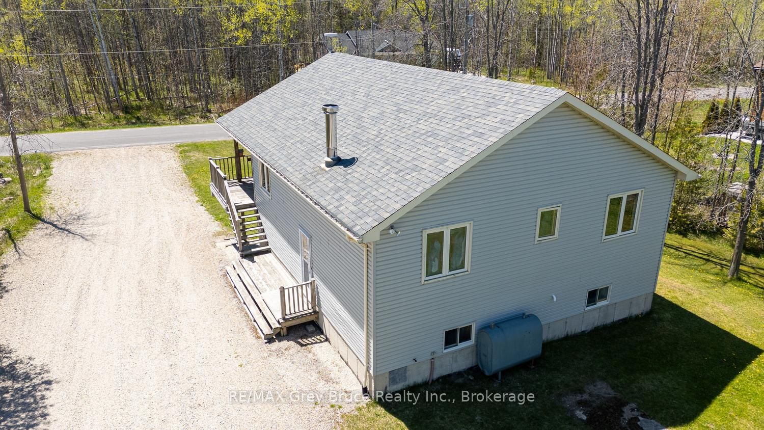 94 Maple Drive Property Photo 4