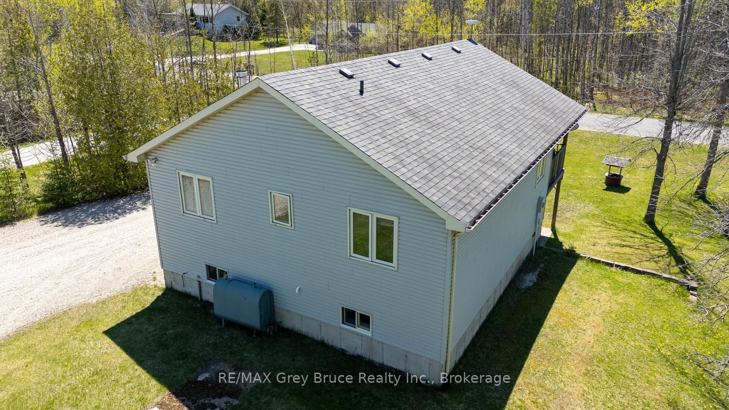 94 Maple Drive Property Photo 5