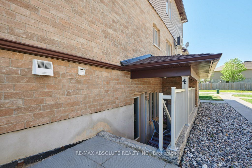 183 Bourdeau Boulevard 4 Property Photo 3