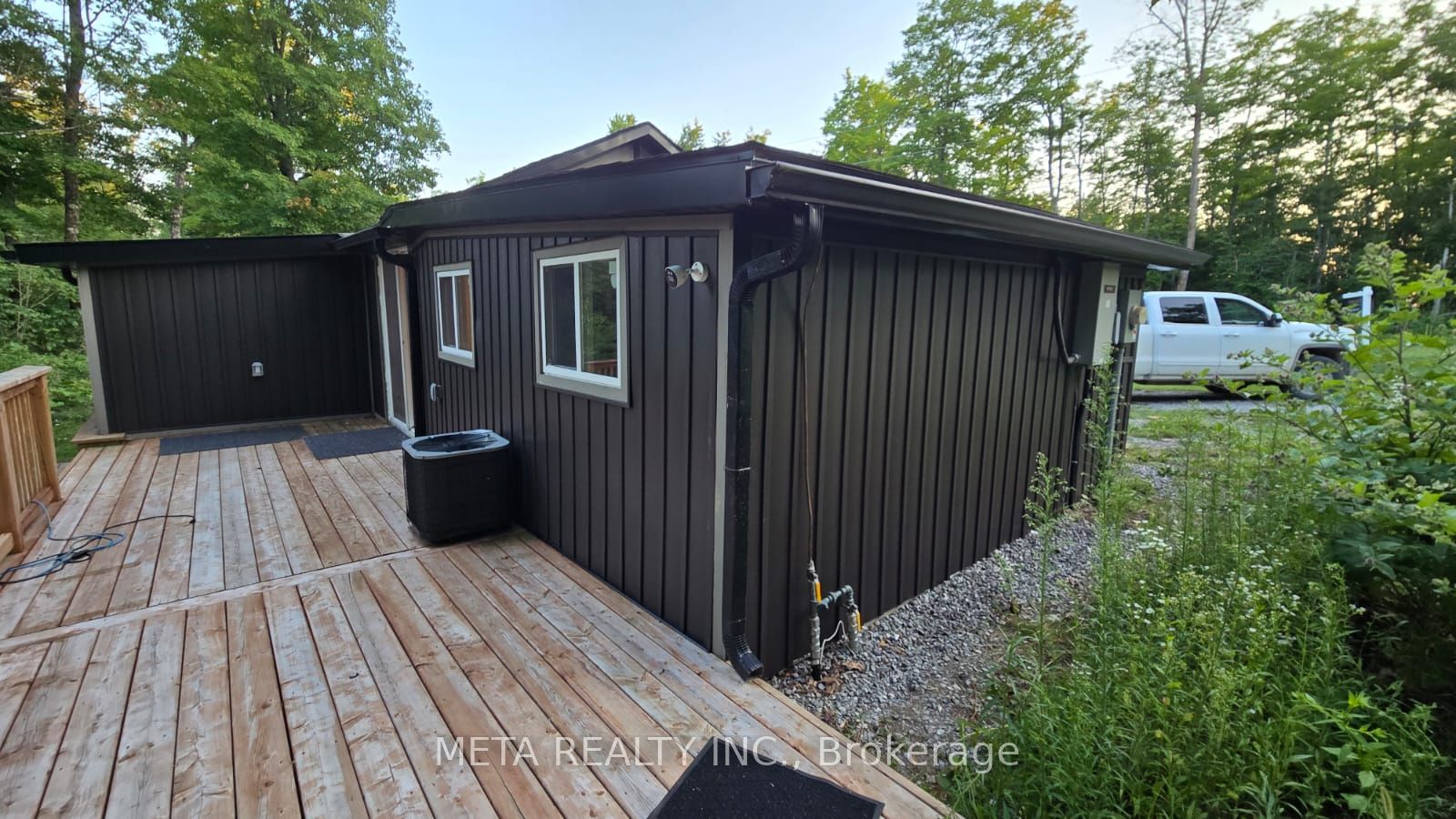 106 Boundary Lane Property Photo 9