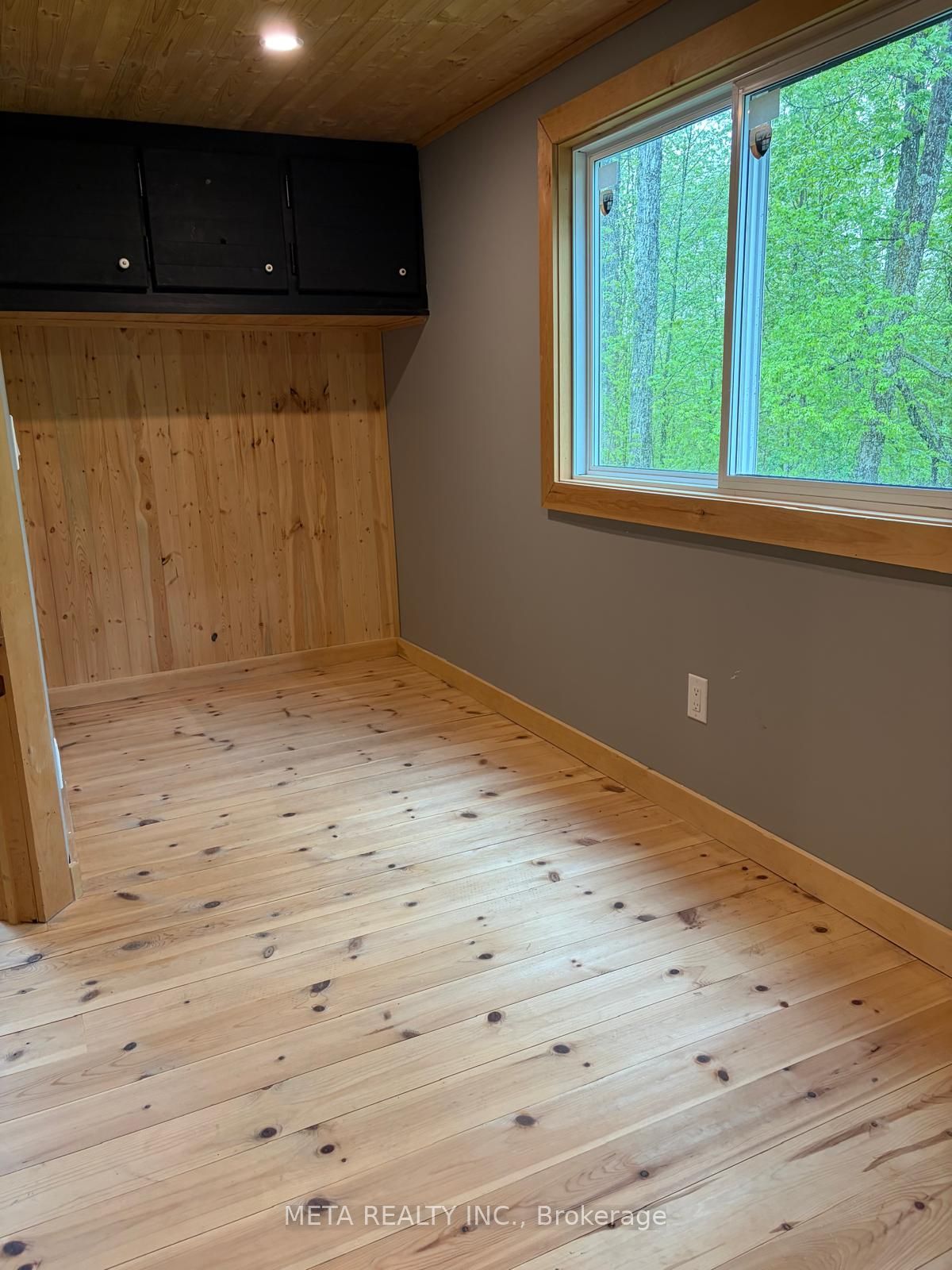 106 Boundary Lane Property Photo 15